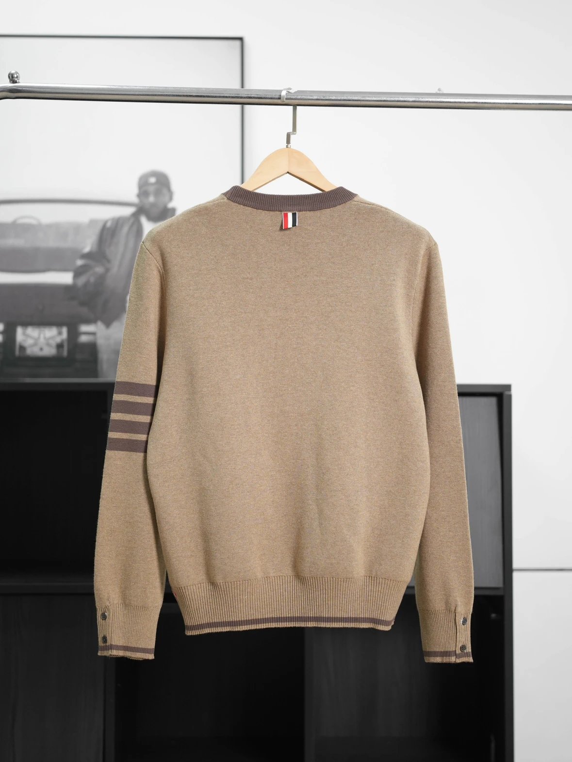 Item ID 8093 THOMBR0WNE-TB-“ natural black horns ”“ Custom dyed three-color webbing