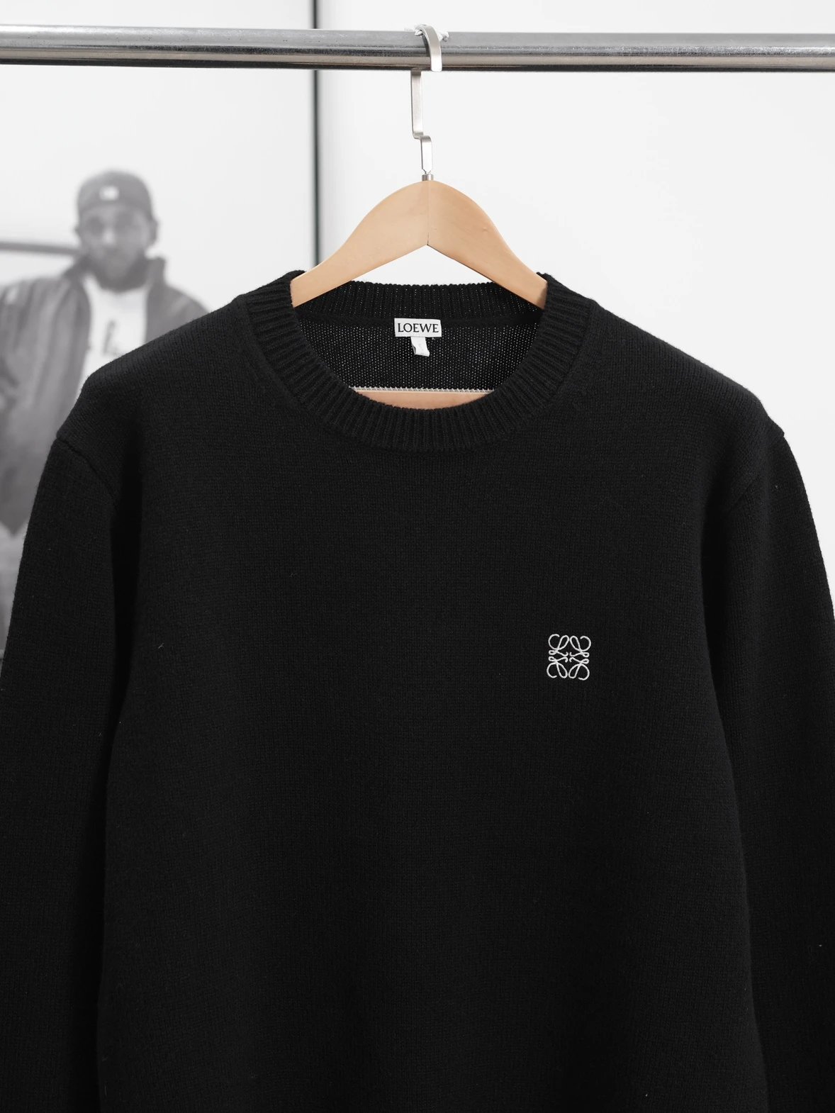 Item ID 8083 L0EWE Luo Yiwei “100% Superfine merino wool ”FW23Logo Embroidered roun
