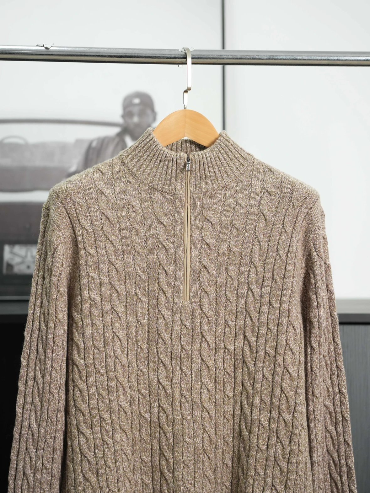 Item ID 8262 LP-FW24- _Wool and Cashmere Blended_ Pattern Design Twisted Flower Hal