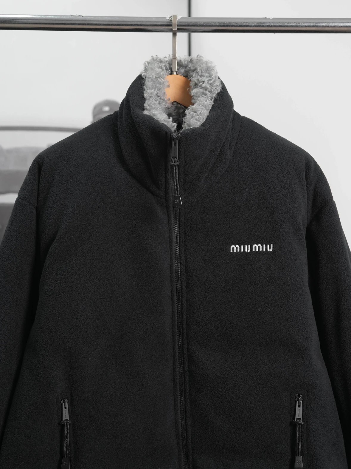 Item ID 8128 M1UM1U Miu Miu _mohair blend fur collar_ FW25 solid color stand up col