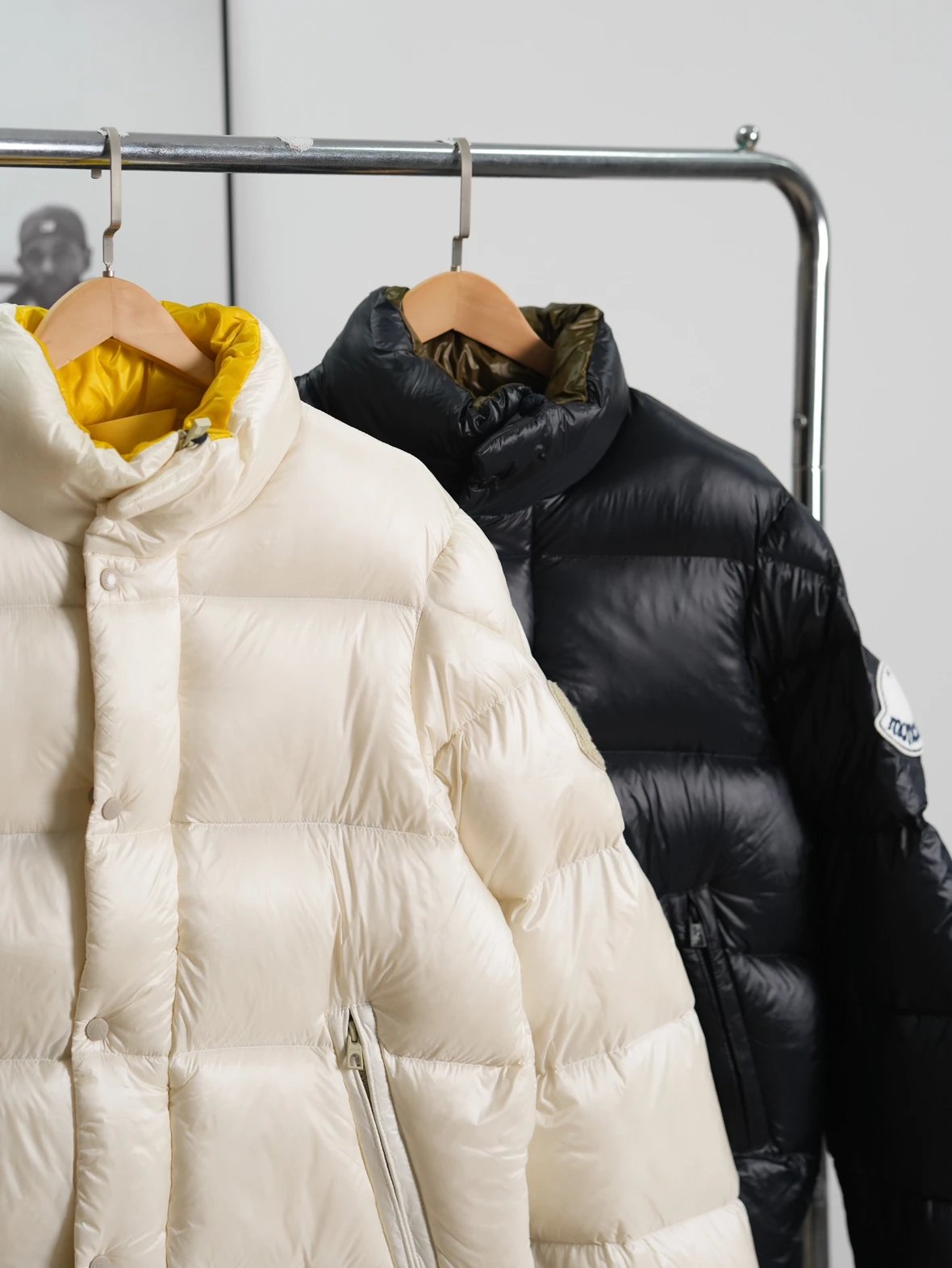 Item ID 8121 M0 include Tripiti - _Double layer high-density nylon fabric_ _Nationa