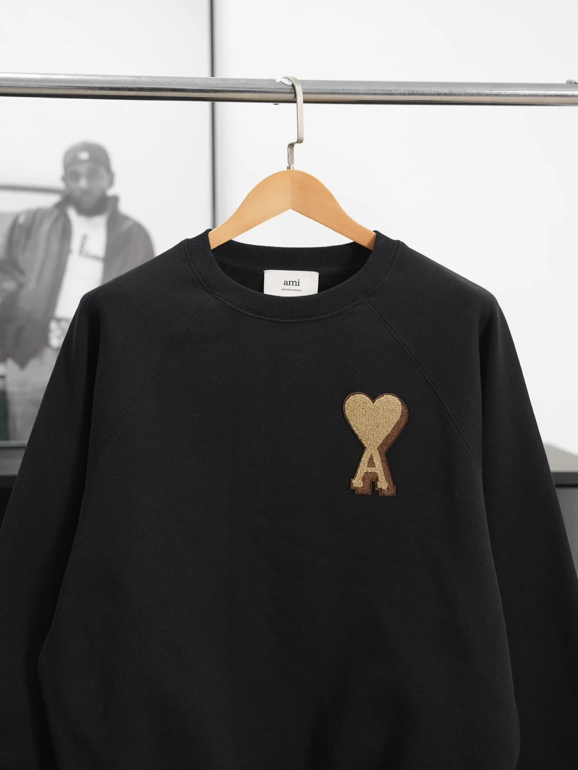 Item ID 8070 AMI solid color logo “ Correct spacer embroidery ”“ Multi-color dyeing