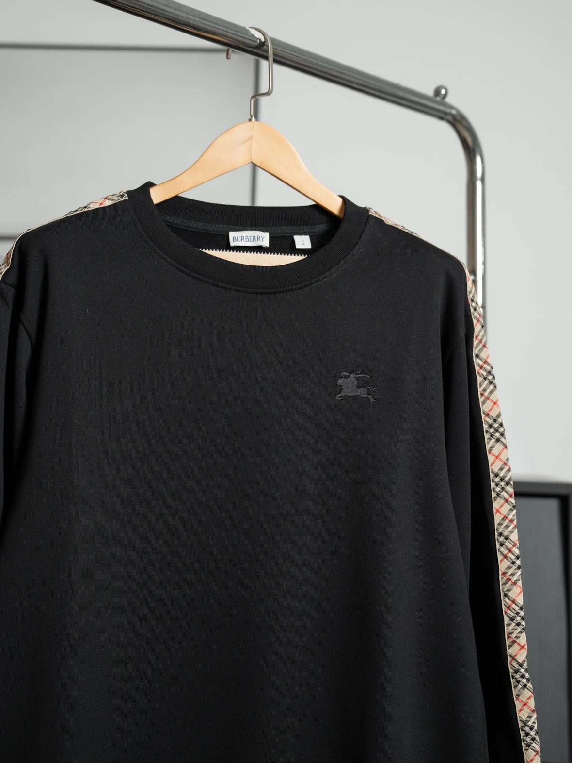 Item ID 8075 BBR-FW25- Ribbed trim -“ Exclusive high-end webbing ” round neck sweat