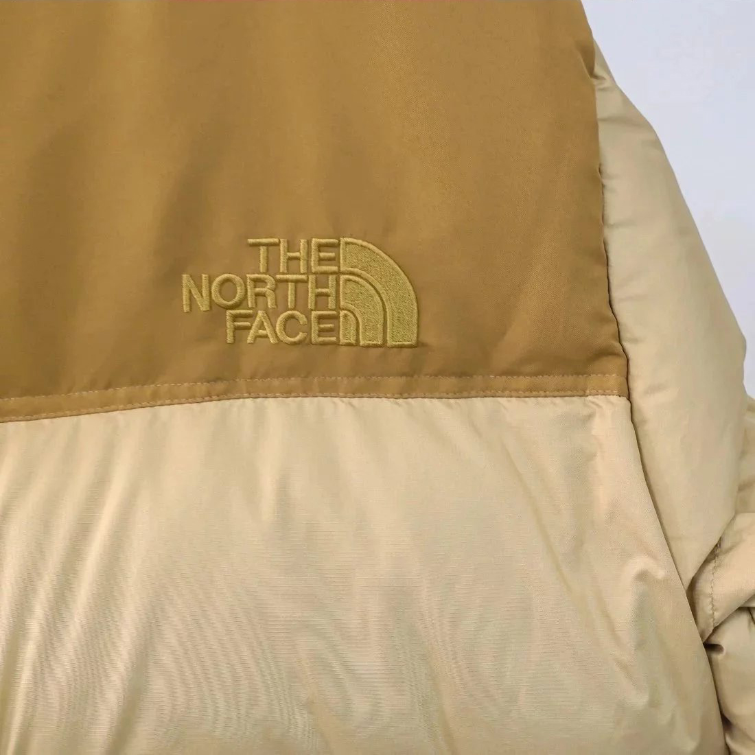 Item ID 8097 90% Down - Correct 85% Goose Down - Poison Home Magic Buckle+Hexagonal