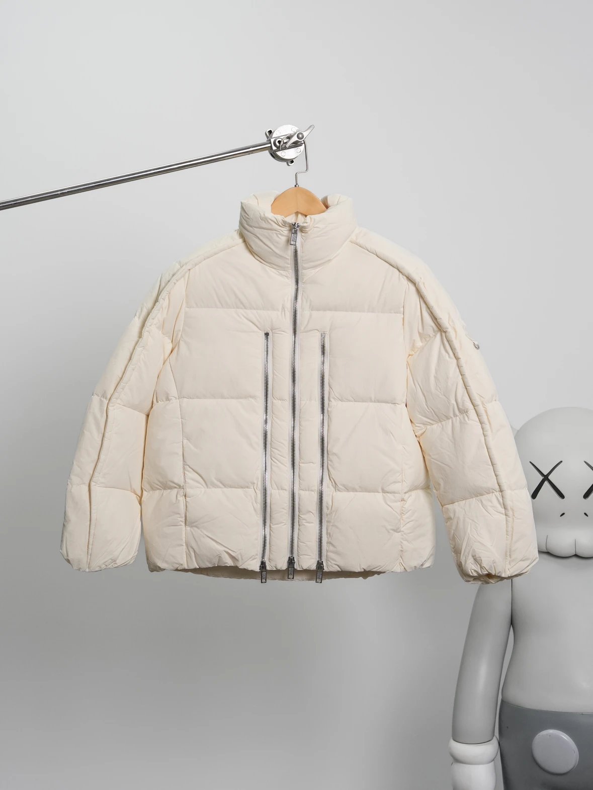 Item ID 8114 GENIUS-YAEL series -“90 white goose down ” Short double-zip adjustable