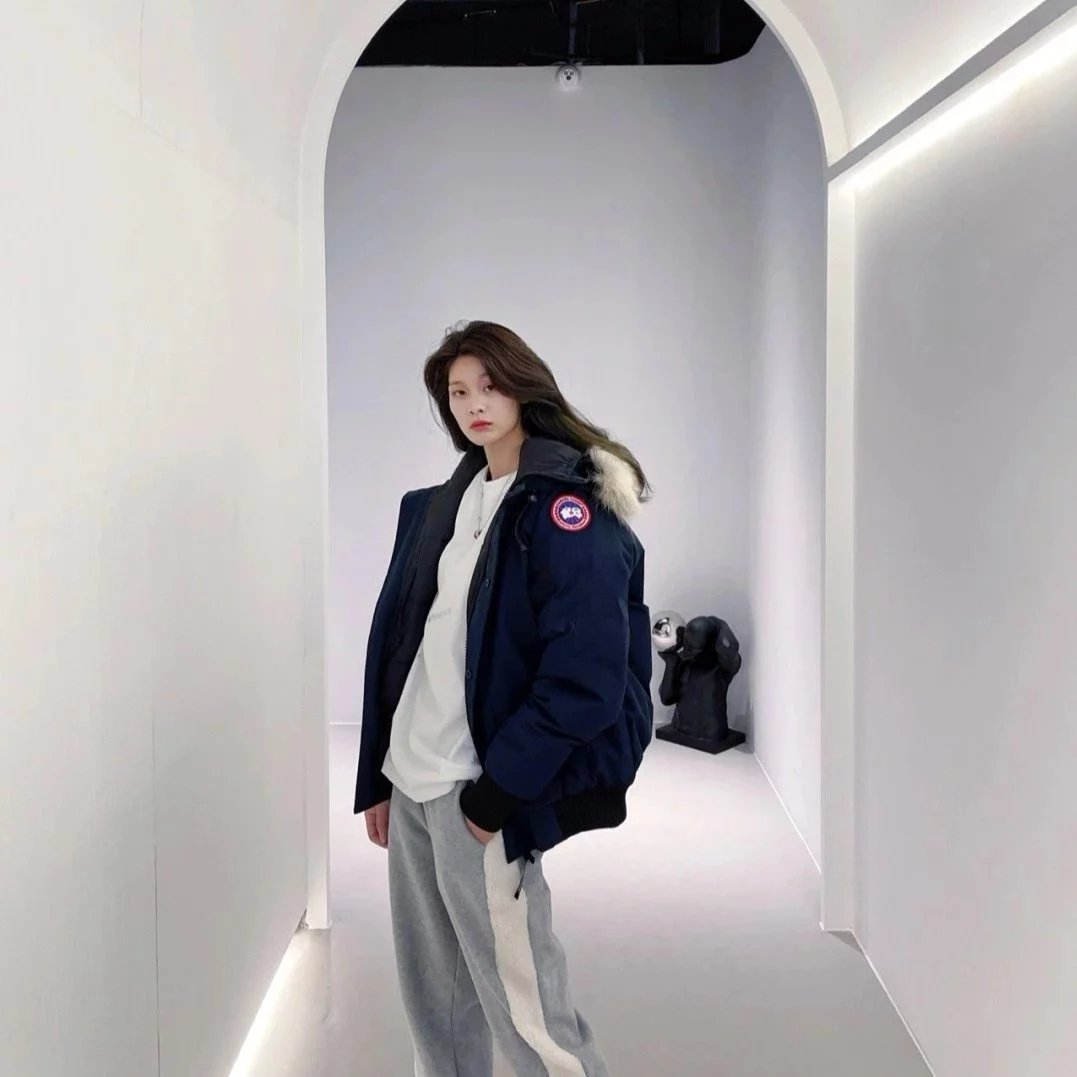 Item ID 8115 Goose brand -01 Expedition short down jacket -( Original wolf hair - F