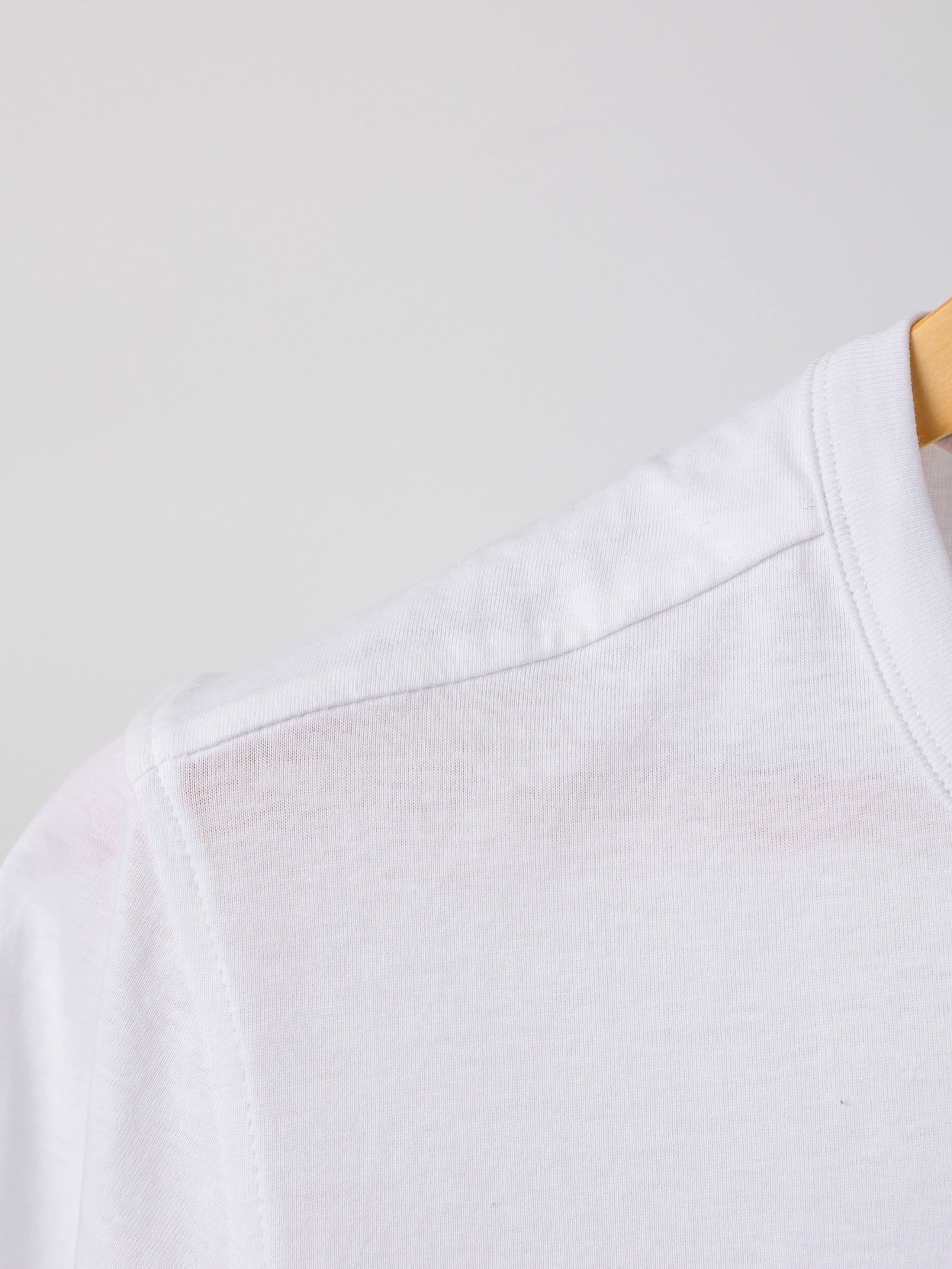 Item ID 8332 Zegn@- Jenia-2023S - Basic Satin Lightweight Short Sleeve -70s Lyocell