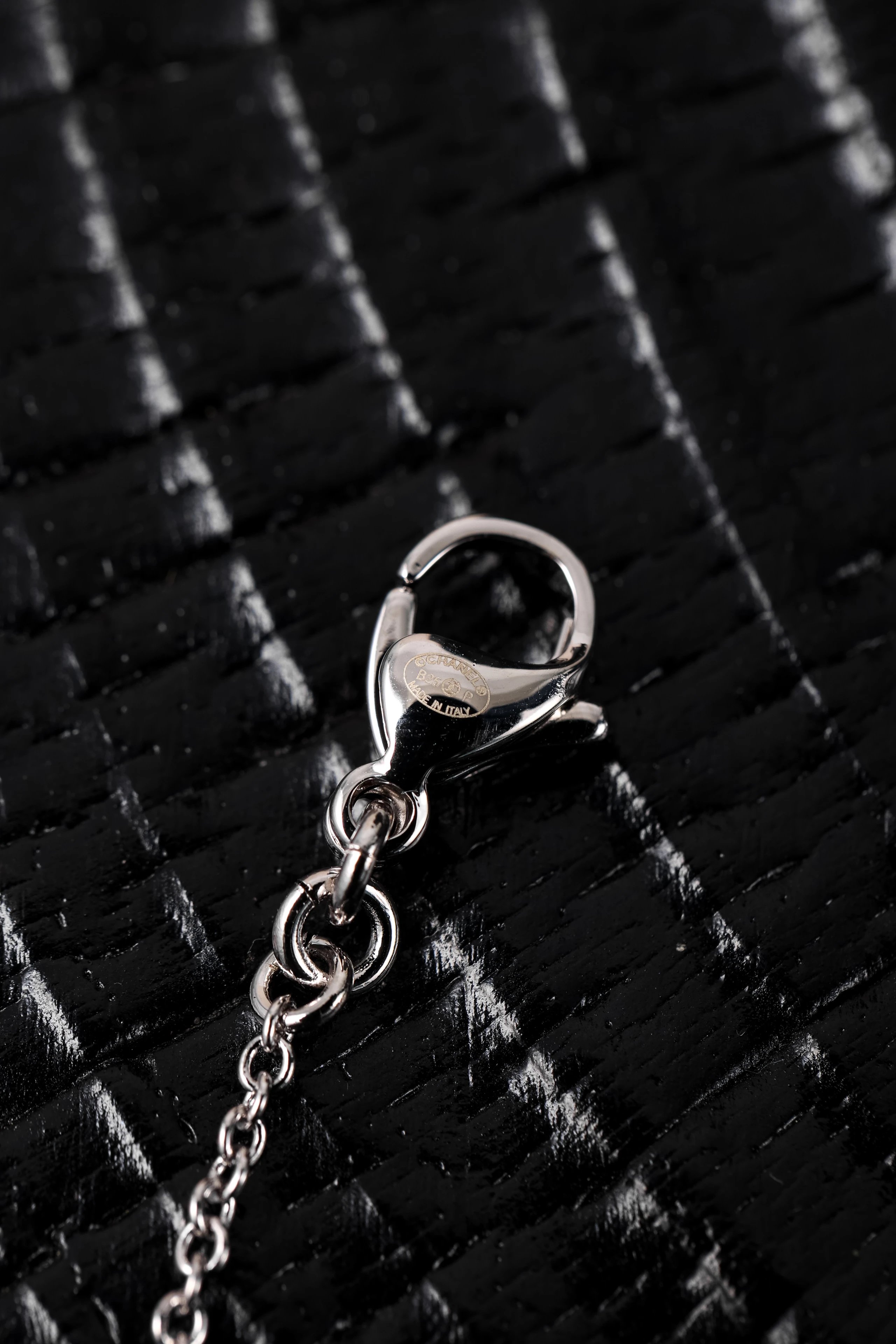 Item ID 8373 CHANE1- Xiaoxiang -2025ss-25P Love series necklace - Metal crystal mat