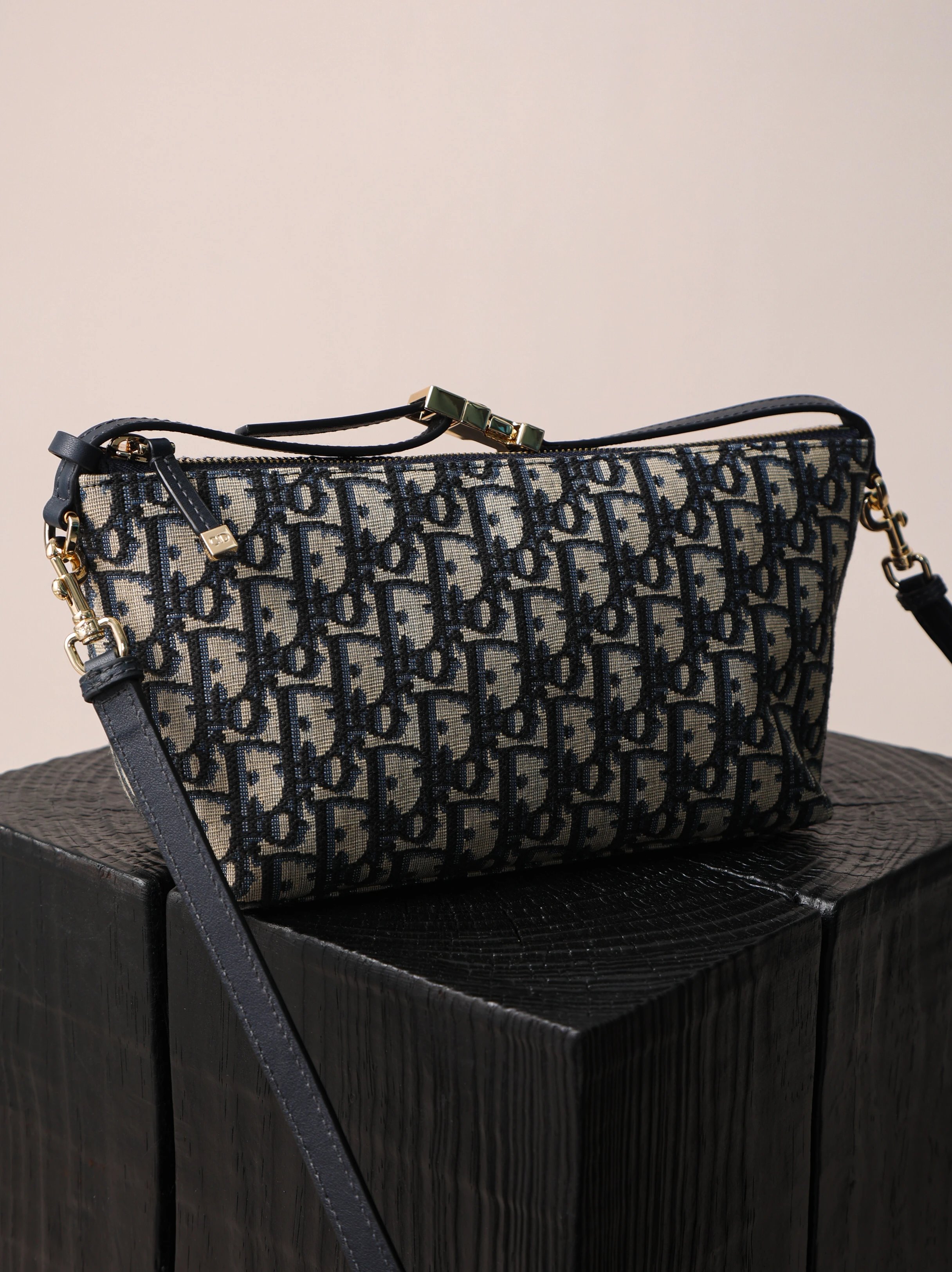 Item ID 8465 D10r-D Home -2024Ss-Oblique Vintage Collection - travel mod - lunch bo