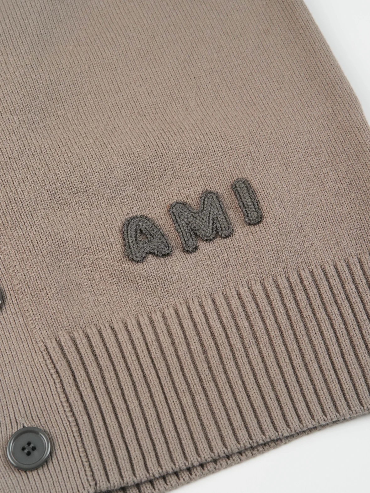 Item ID 8001 AMI embroidered logo V collared long sleeve sweater “85% cotton ➕15%