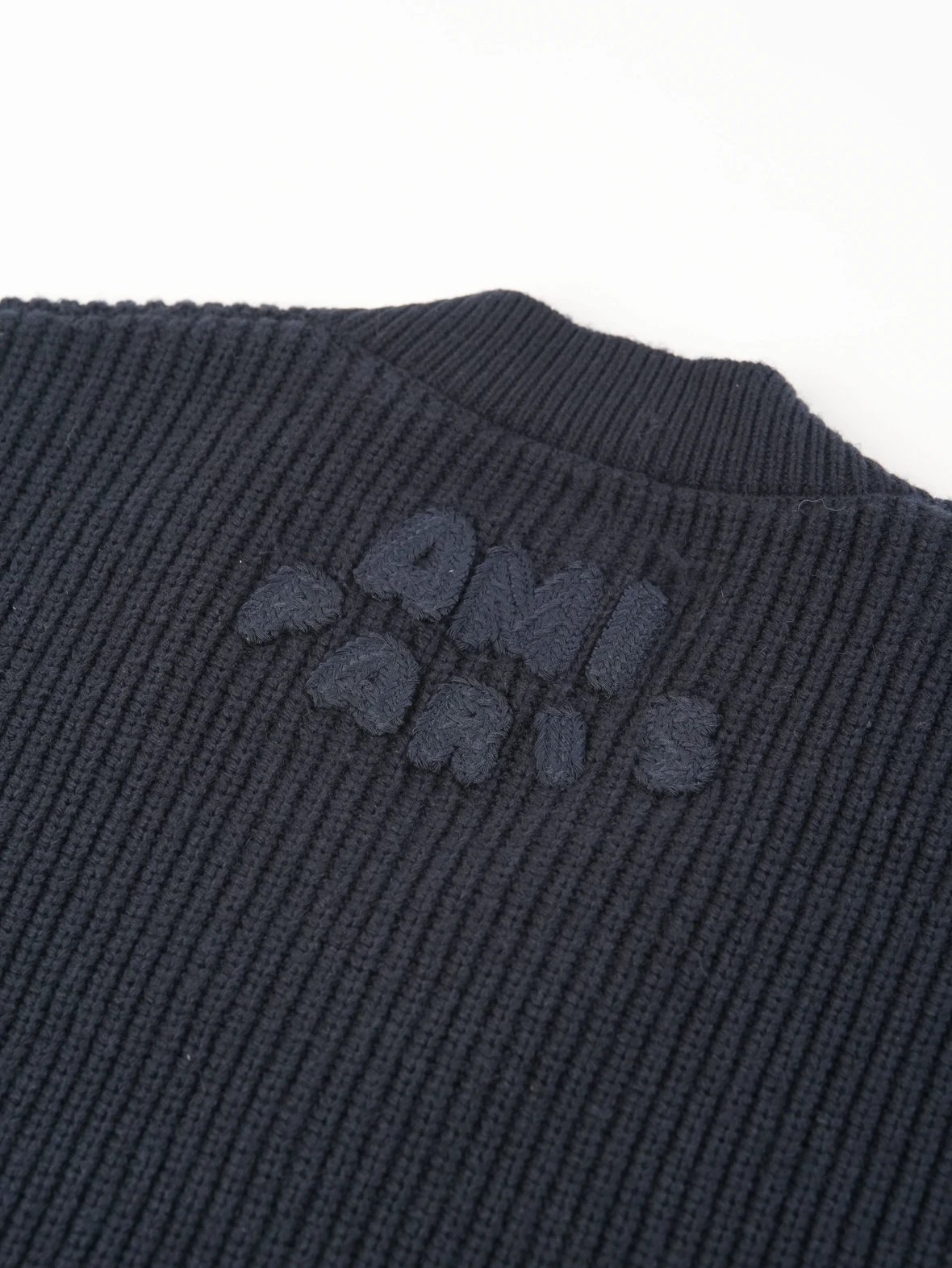 Item ID 8069 AMI love “ Custom weaving and dyeing yarn ” text logo woven stripes V