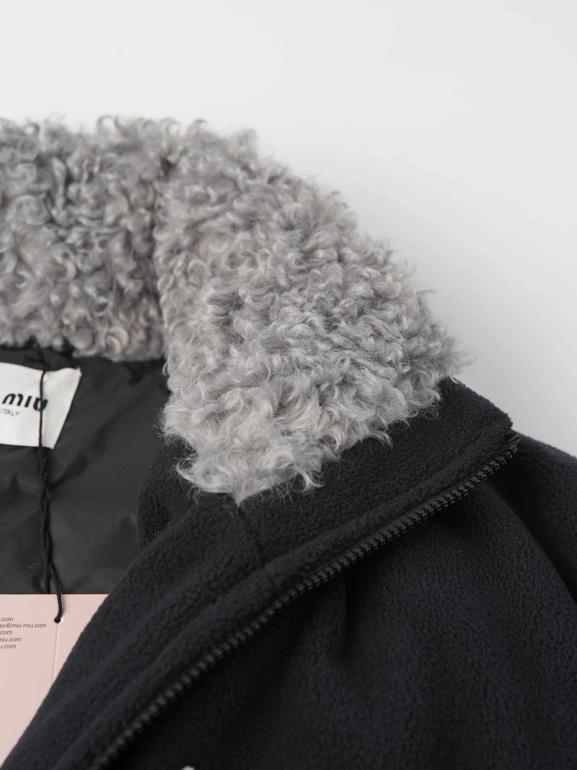 Item ID 8128 M1UM1U Miu Miu _mohair blend fur collar_ FW25 solid color stand up col