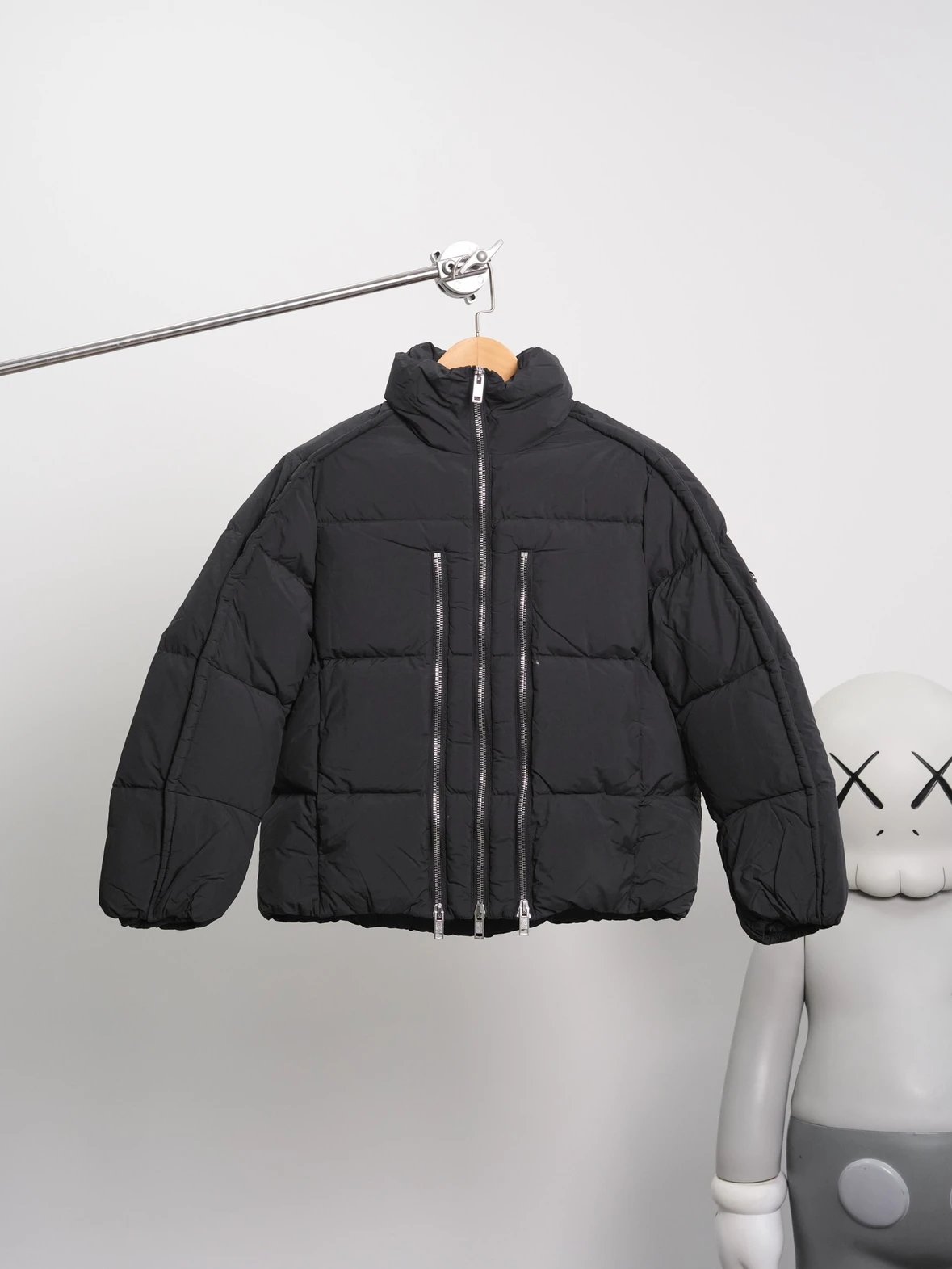 Item ID 8114 GENIUS-YAEL series -“90 white goose down ” Short double-zip adjustable