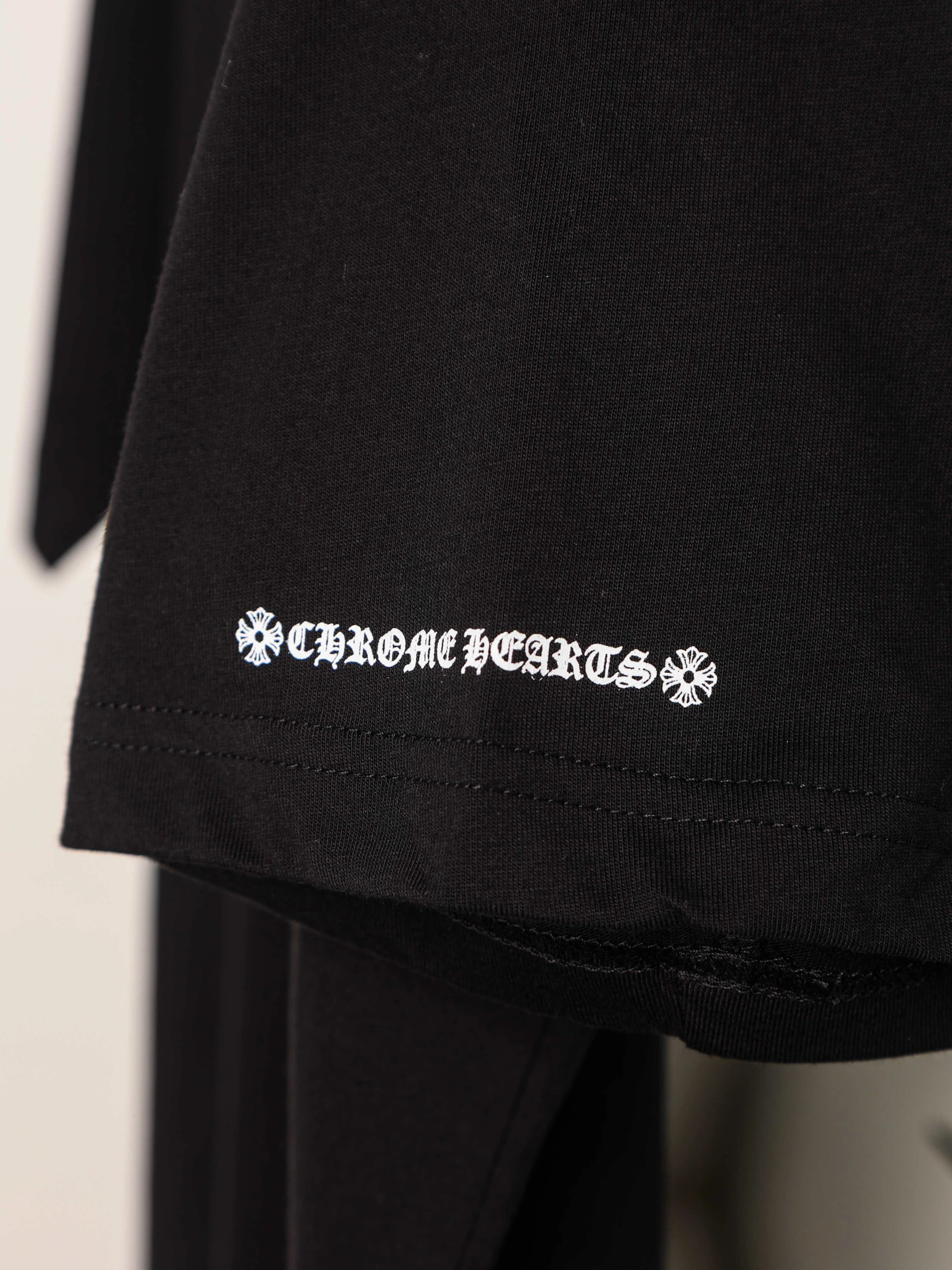 Item ID 8305 Chrome-Hearts- Crow heart -2025ss- Sanskrit letter printed short sleev