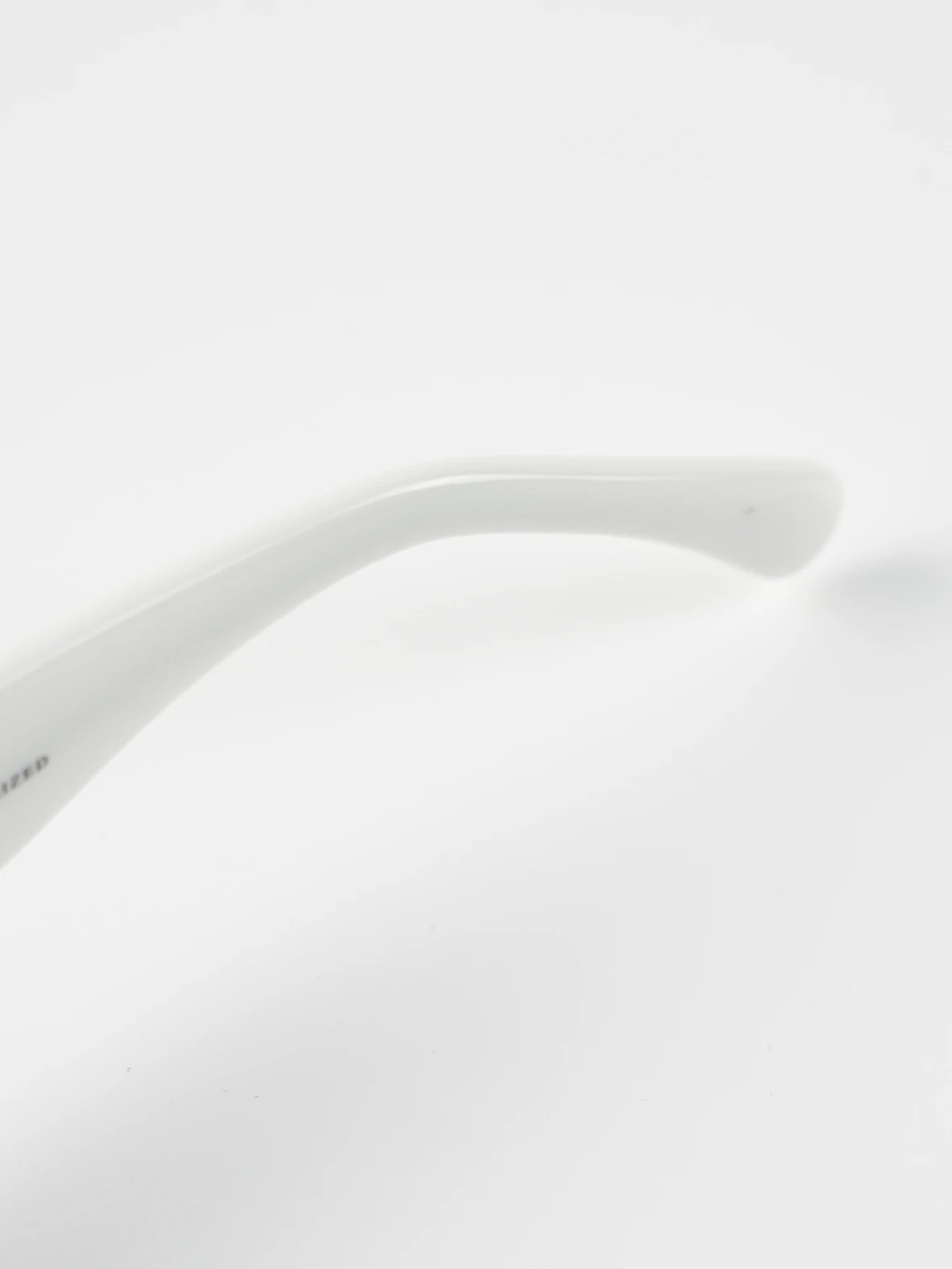 Item ID 8415 Xiaoxiang 5525 Glasses _Adjustable Degree_ Leg Logo Irregular Sunglass
