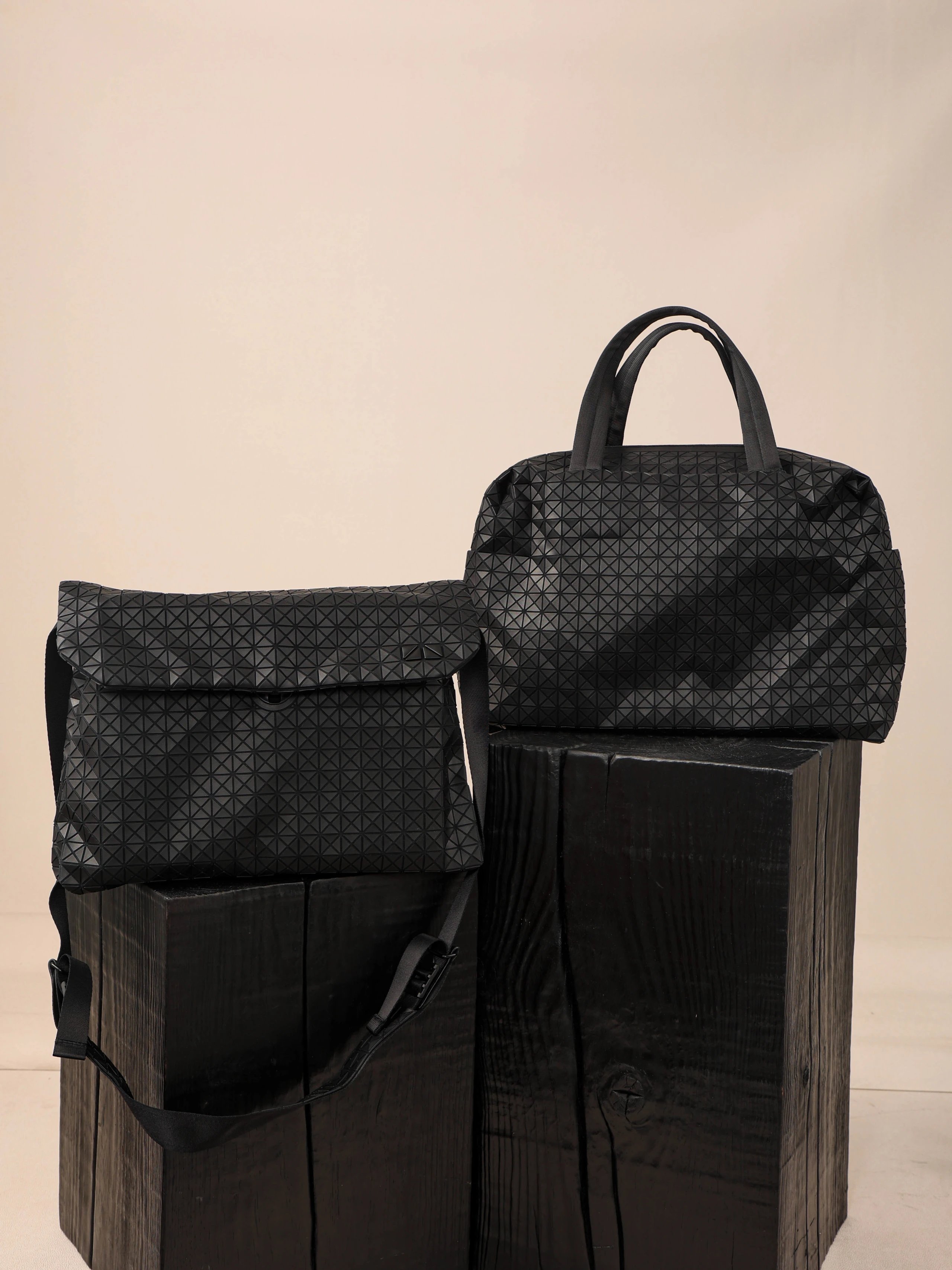 Item ID 8489 Issey Miyaki - Miyake Lifetime -2021 FW Kuro - Miyake Lingge Bag - Tor