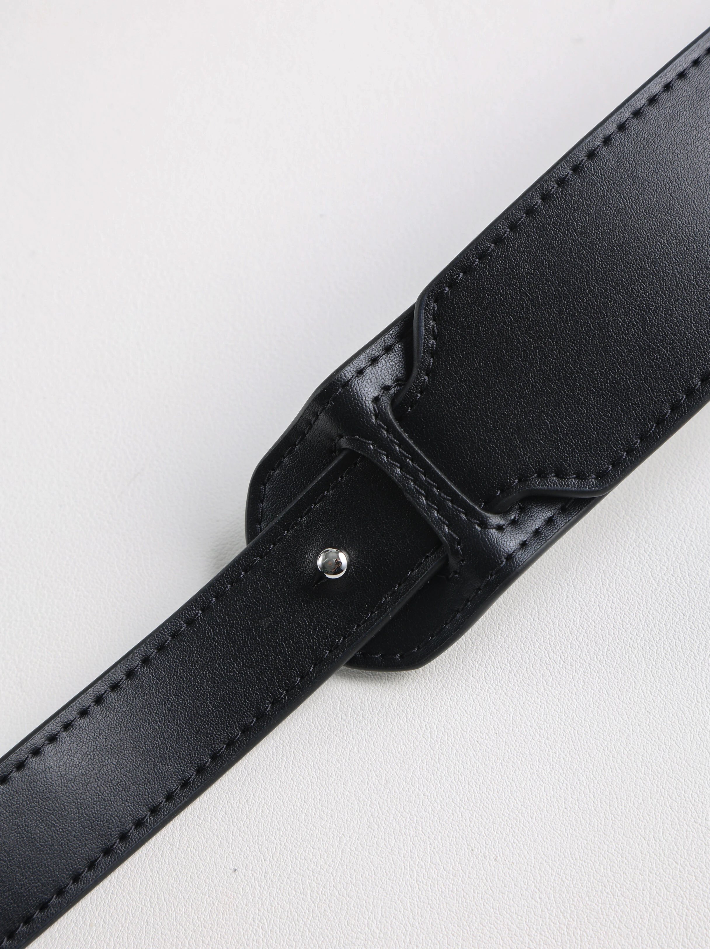 Item ID 8494 L0EWE Roewe Classic Buzz Anagram Leather Embossed Crossbody Bag Detach