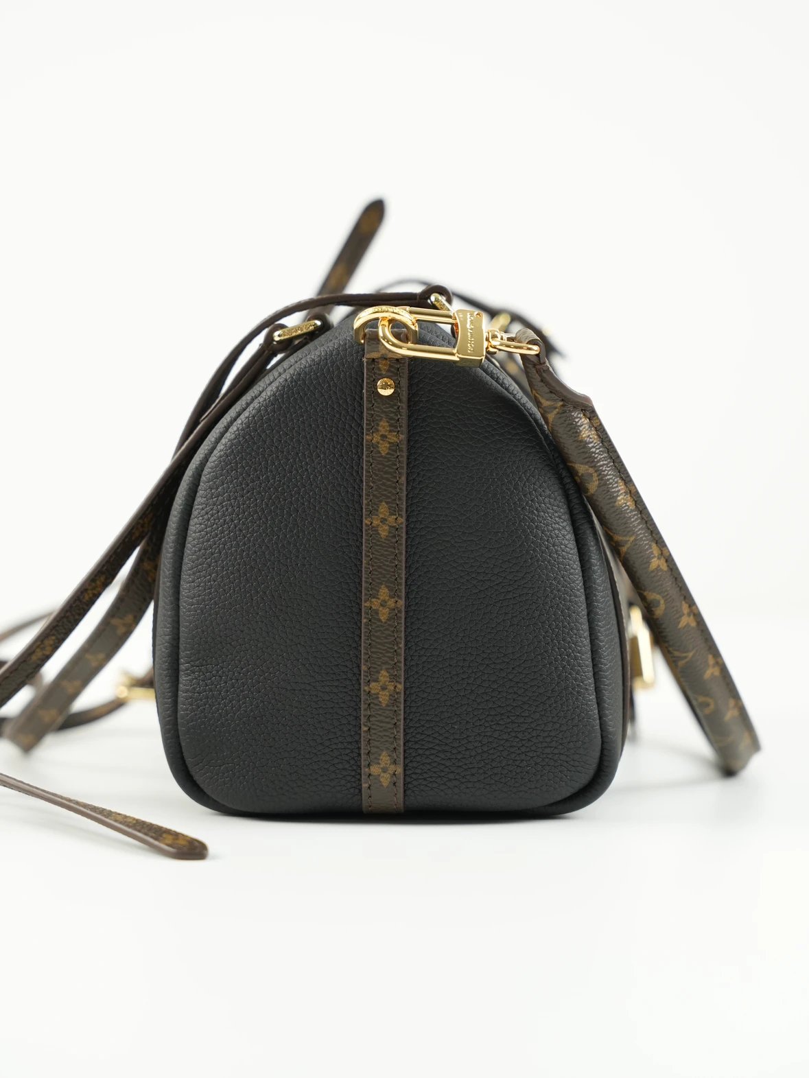 Item ID 8474 Express Black Knight - _Imported calf leather_ _NFC chip_ classic patt