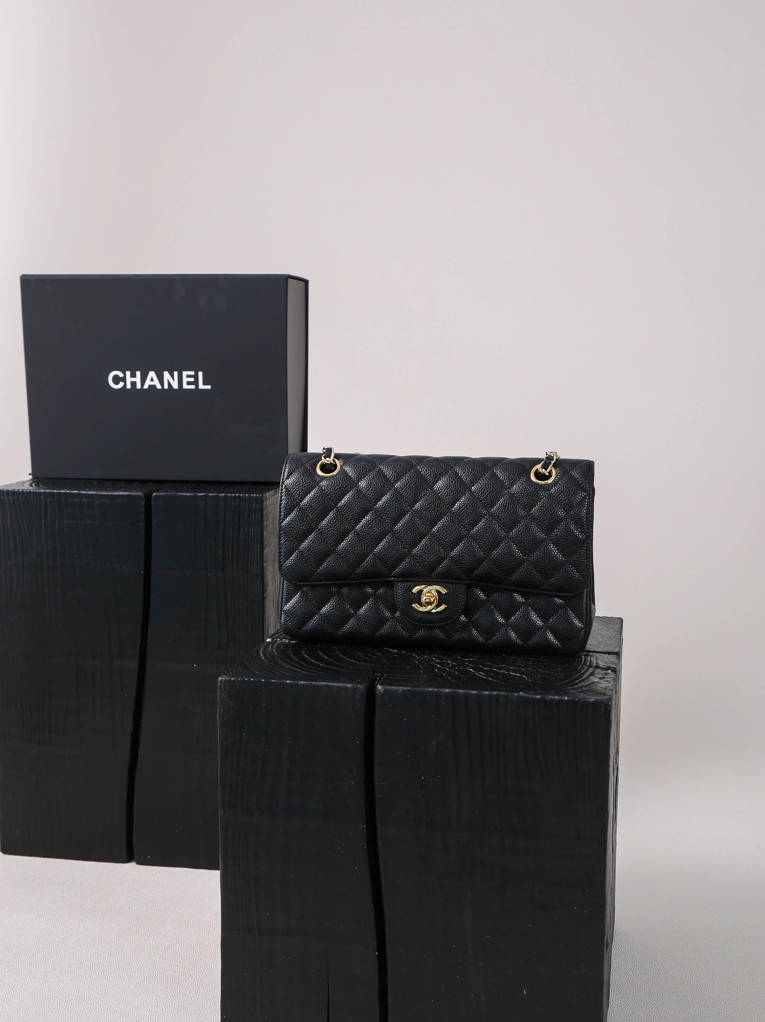 Item ID 8455 Chane1- Fragrant grandma -Classic-Flap-CF- medium size - Classic diamo