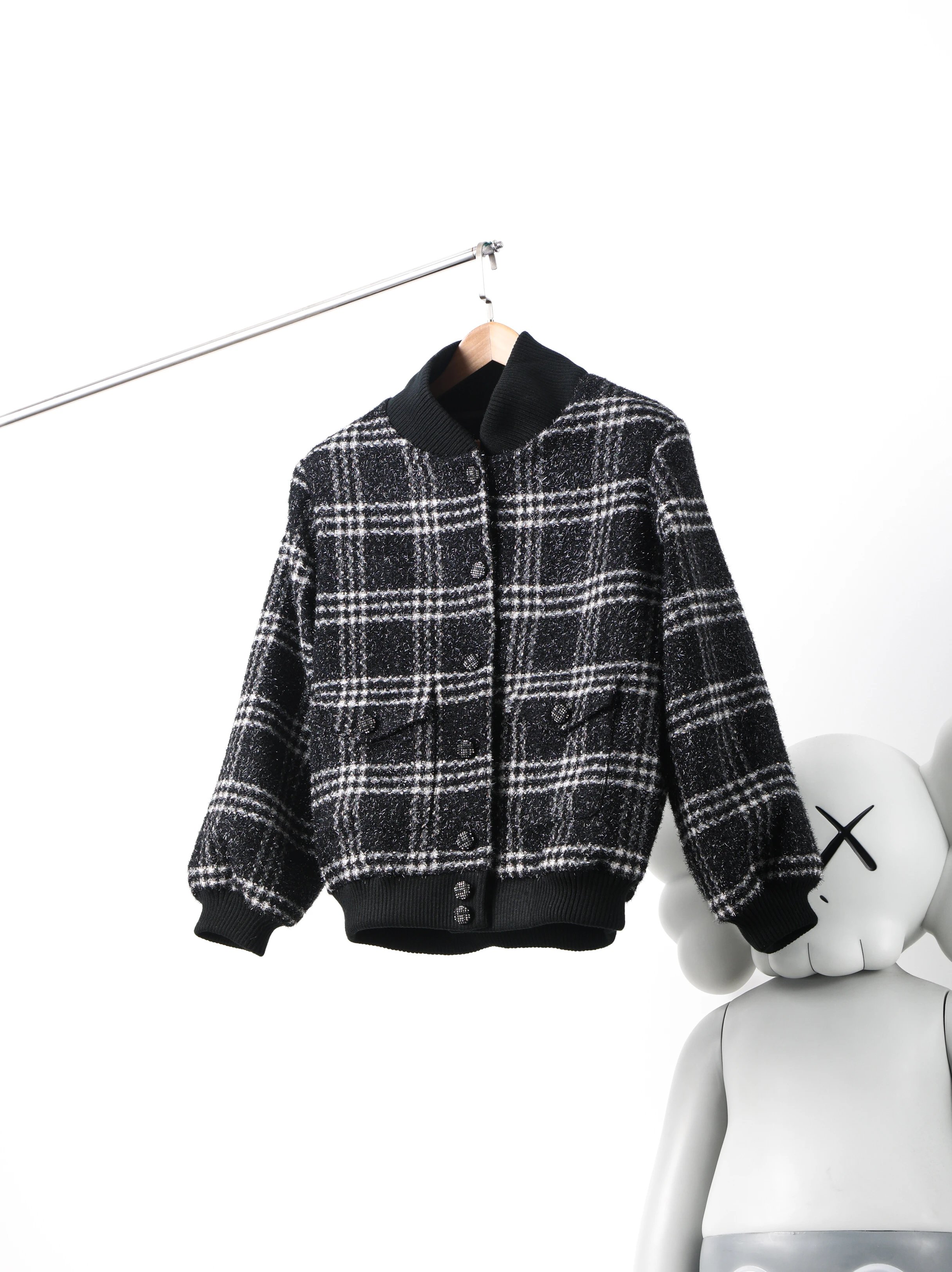 Item ID 8026 CHANE1- Chanel 22k Tweed Black and White Checkered Floral Coat - Black