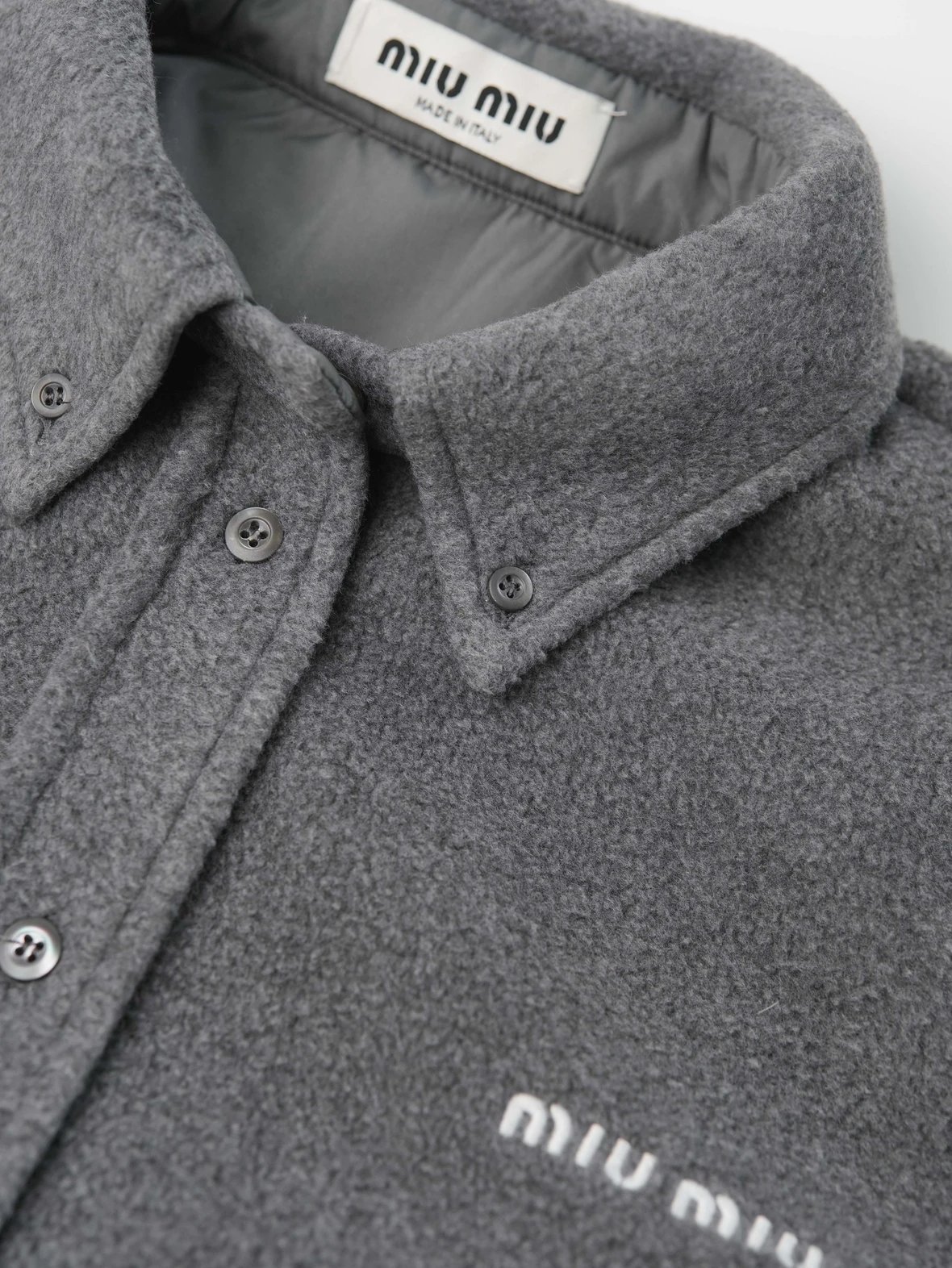 Item ID 8219 M1UM1U Miu Miu _Double Brush Single Shake Velvet Craft_ Loose Edition