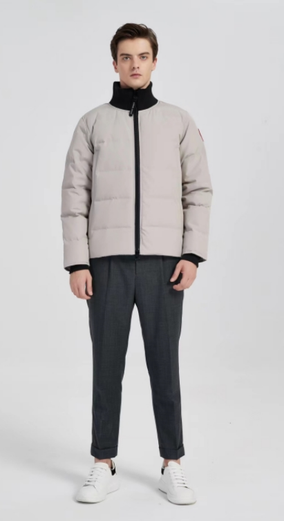 大鹅42男款羽绒服