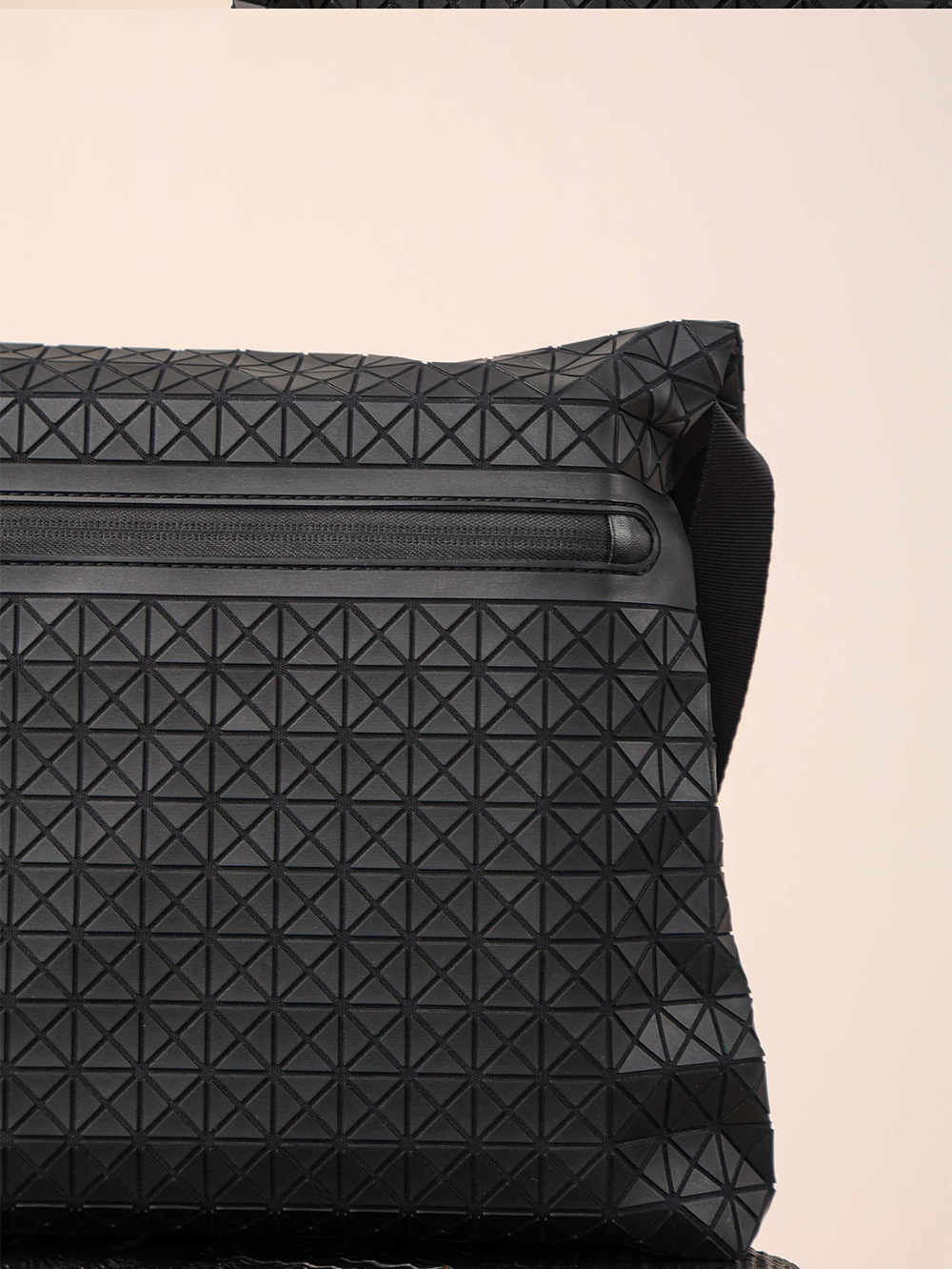 Item ID 8489 Issey Miyaki - Miyake Lifetime -2021 FW Kuro - Miyake Lingge Bag - Tor