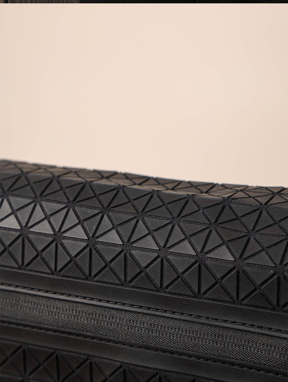 Item ID 8489 Issey Miyaki - Miyake Lifetime -2021 FW Kuro - Miyake Lingge Bag - Tor