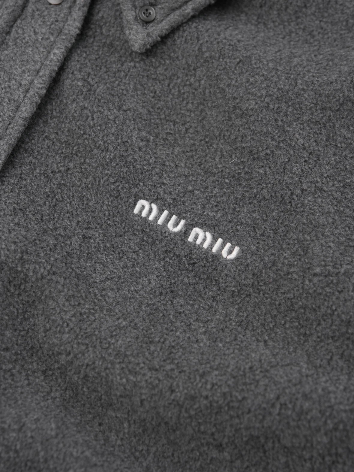 Item ID 8219 M1UM1U Miu Miu _Double Brush Single Shake Velvet Craft_ Loose Edition