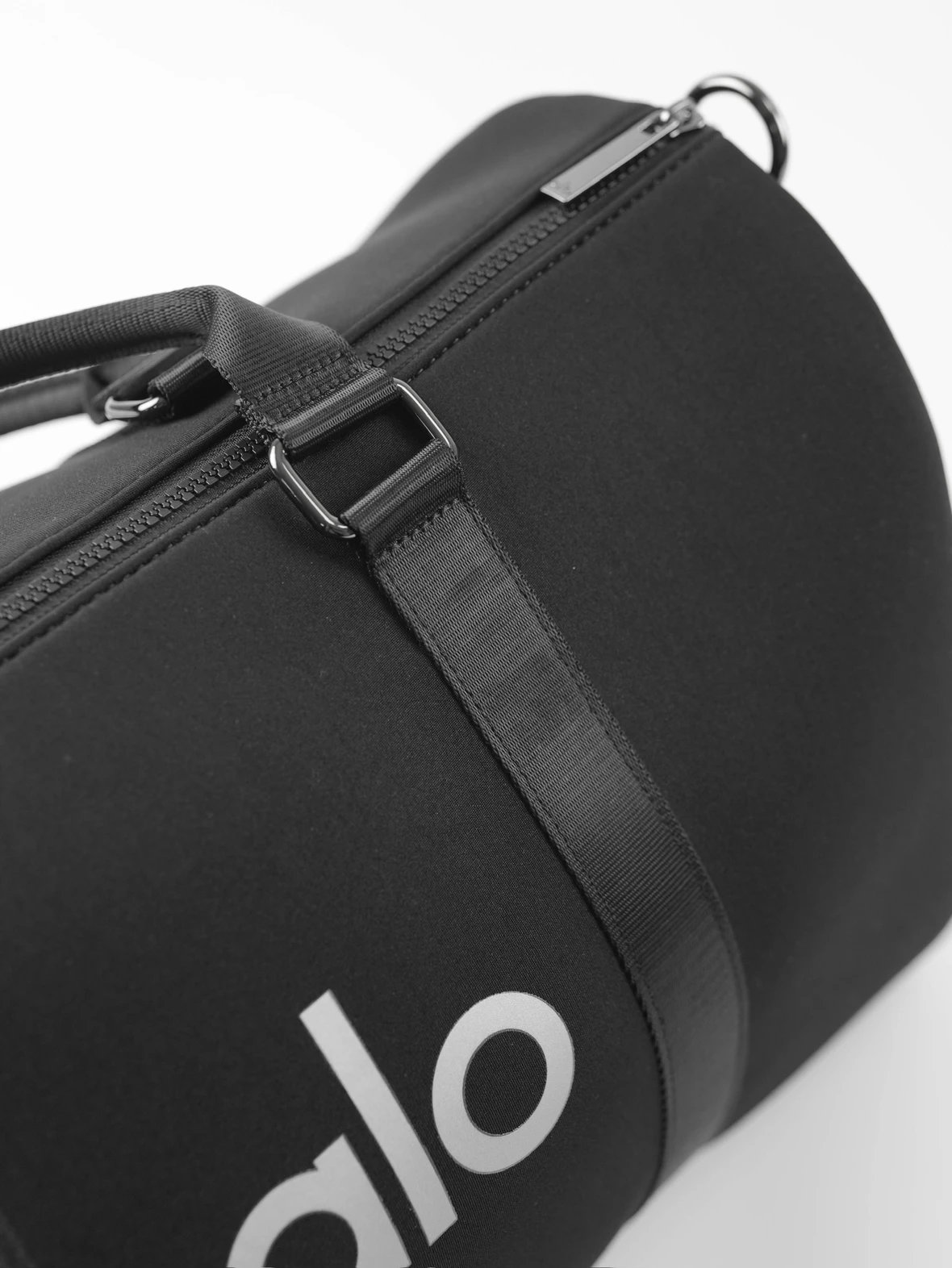 Item ID 8446 Aloyoga large capacity classic chloroprene rubber handbag luggage bag