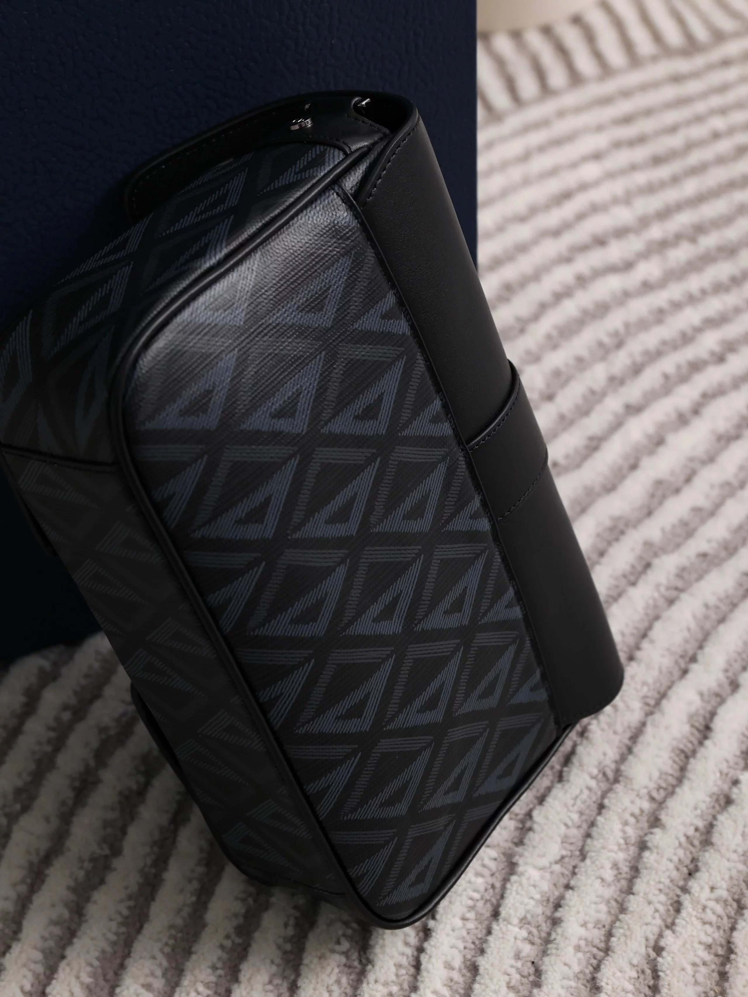 Item ID 8472 DIOR-Dio-2023 New Edition - Diamond CD Navy Blue - Diamond Pattern - C