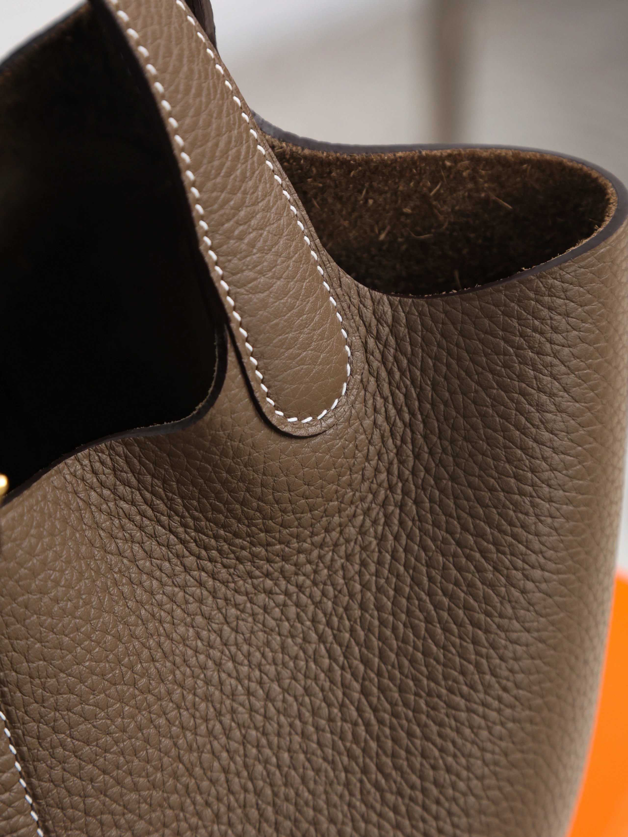 Item ID 8487 HERME3-Majia-Picoting-Lock-18- Gold Buckle - Calf Leather - Vegetable