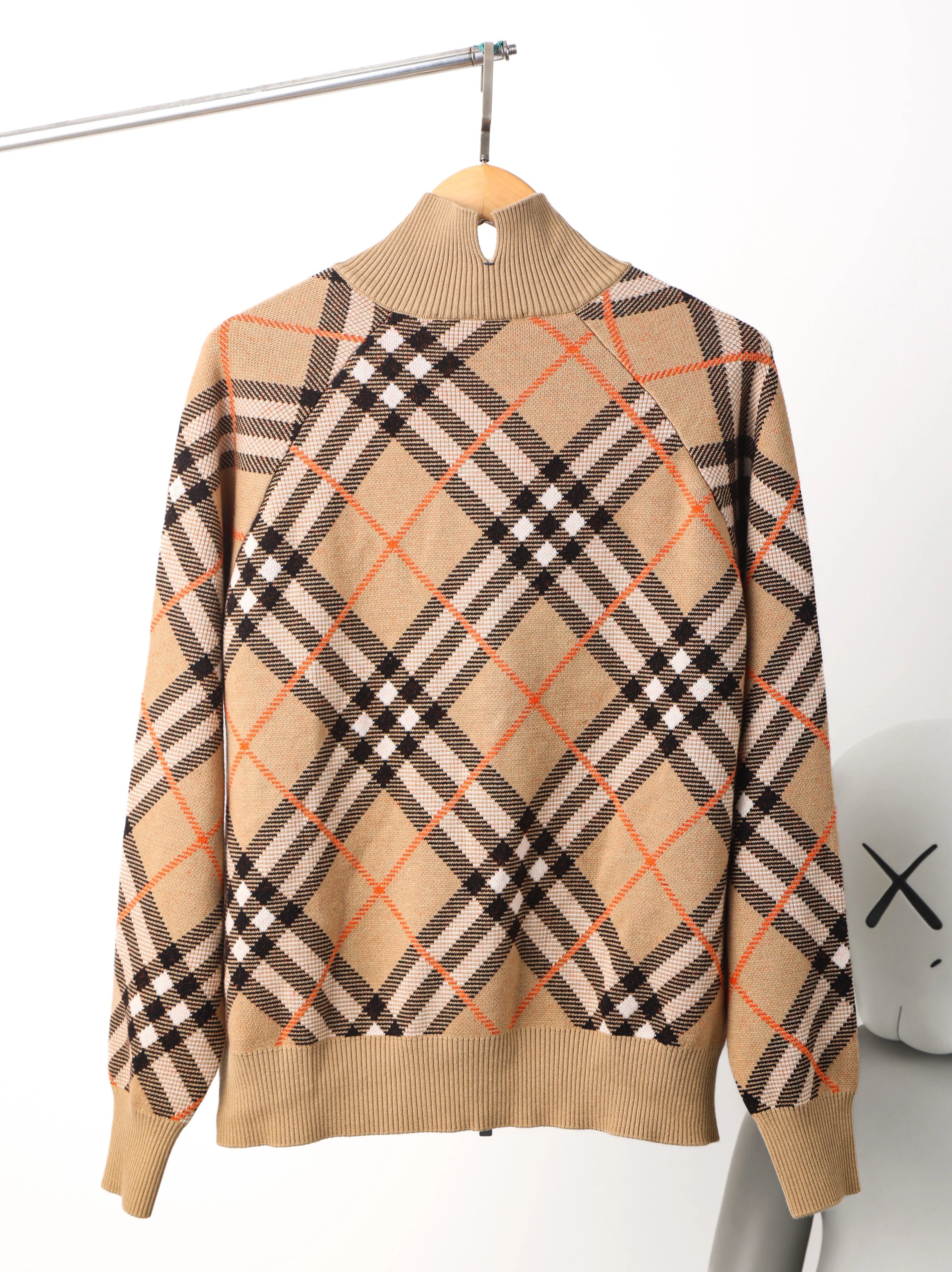 Item ID 8022 Burberr-BBR-2024ss- Classic cross diagonal pattern series - wool coat