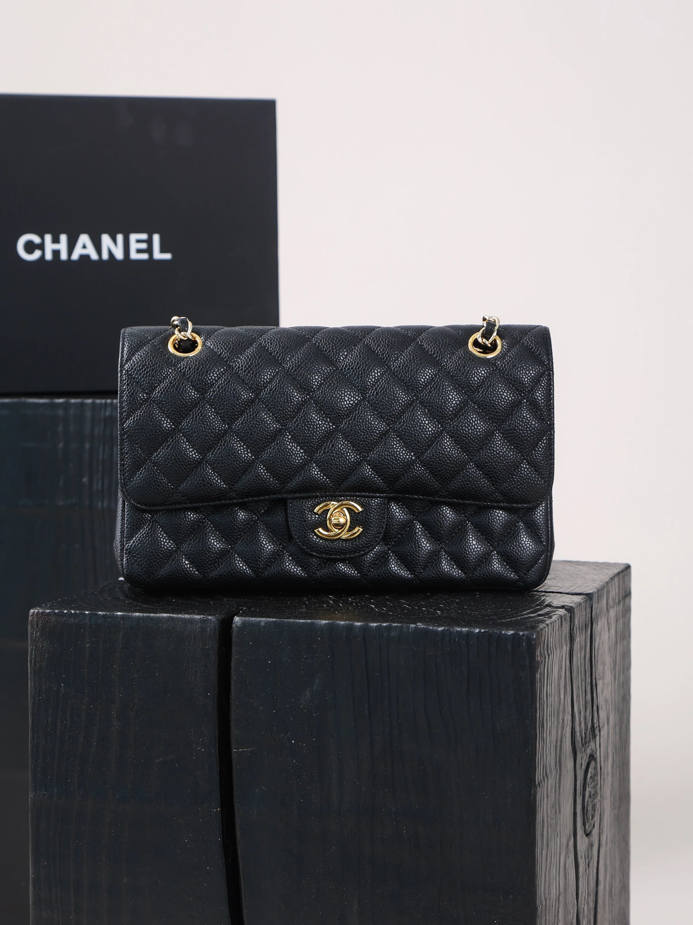 Item ID 8455 Chane1- Fragrant grandma -Classic-Flap-CF- medium size - Classic diamo