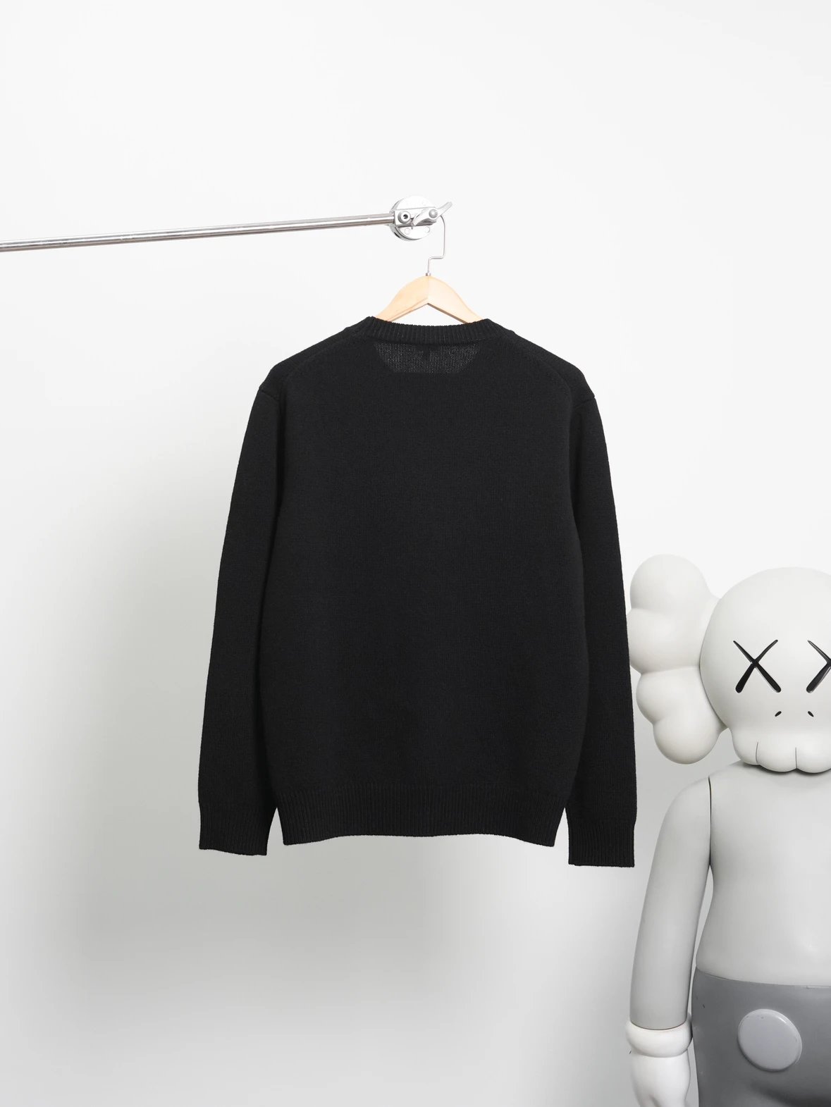 Item ID 8083 L0EWE Luo Yiwei “100% Superfine merino wool ”FW23Logo Embroidered roun