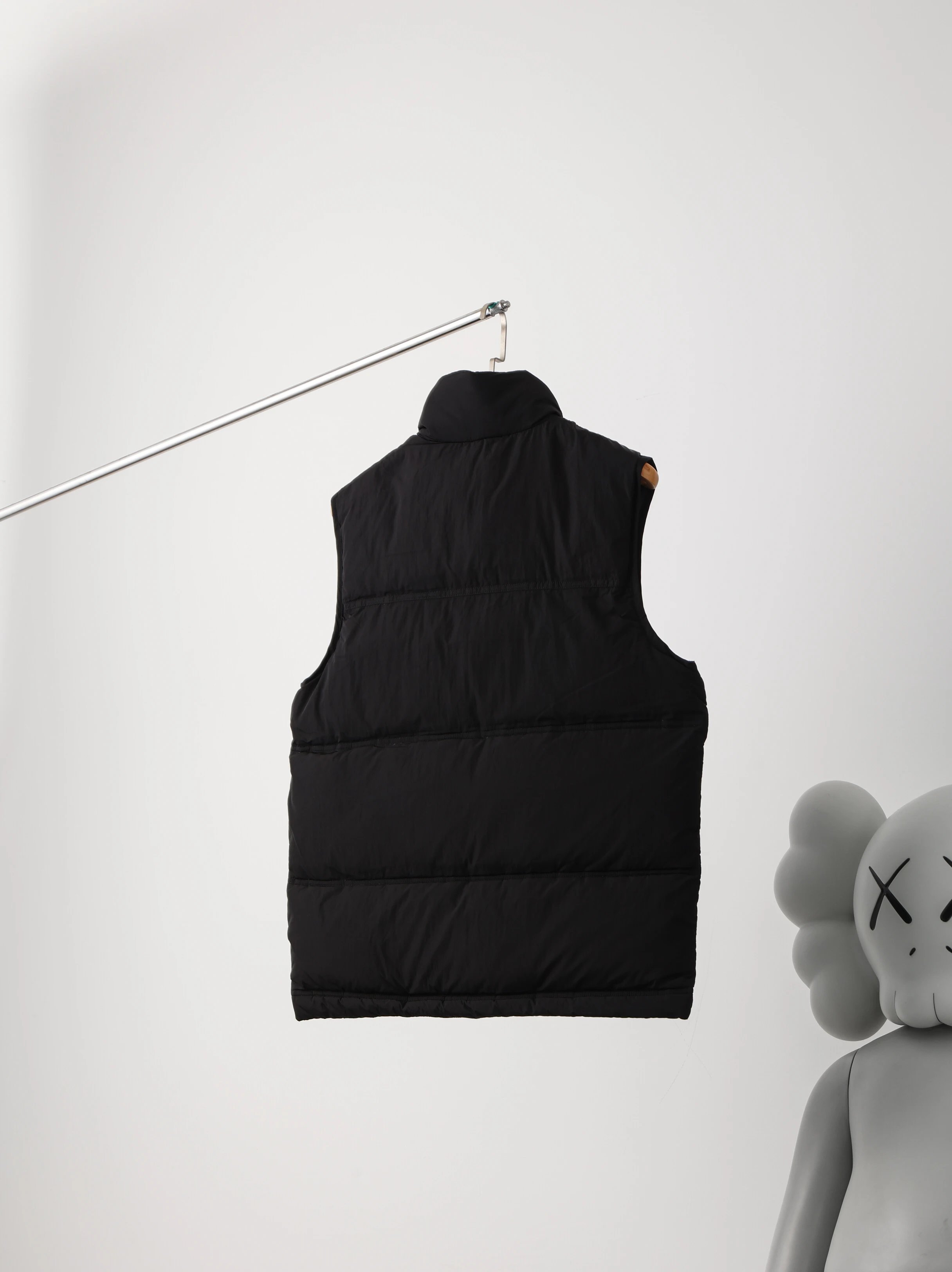 Item ID 8362 AM1PARIS-Am1- down vest - Heart embossed badge vest - Available in bla