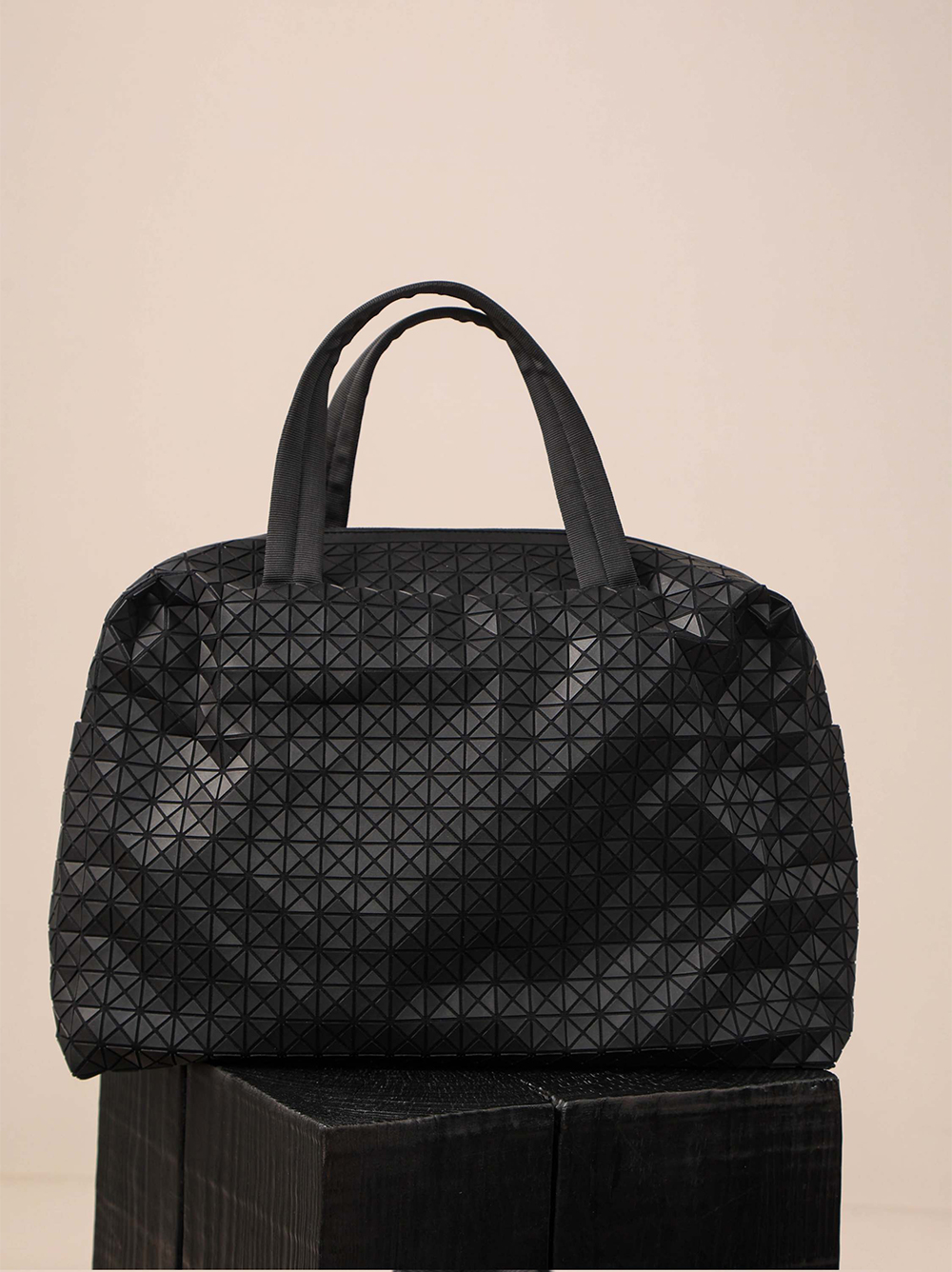 Item ID 8489 Issey Miyaki - Miyake Lifetime -2021 FW Kuro - Miyake Lingge Bag - Tor