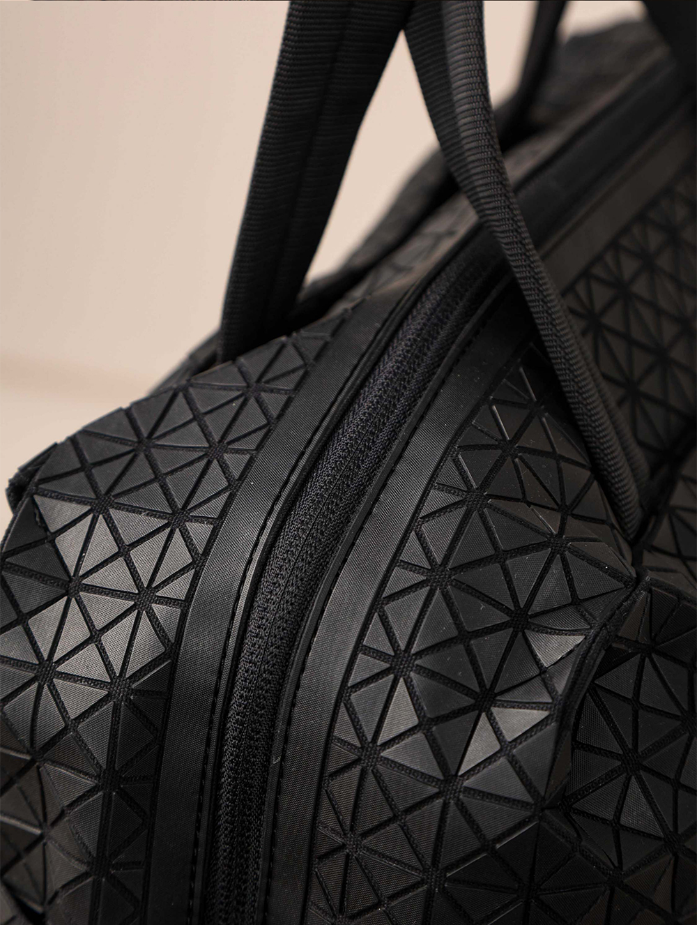 Item ID 8489 Issey Miyaki - Miyake Lifetime -2021 FW Kuro - Miyake Lingge Bag - Tor