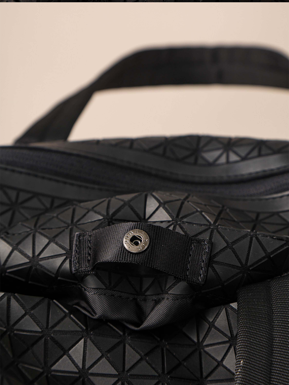 Item ID 8489 Issey Miyaki - Miyake Lifetime -2021 FW Kuro - Miyake Lingge Bag - Tor