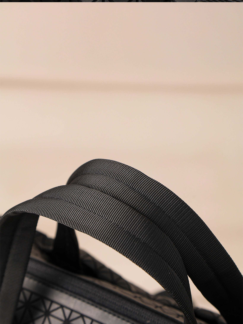 Item ID 8489 Issey Miyaki - Miyake Lifetime -2021 FW Kuro - Miyake Lingge Bag - Tor