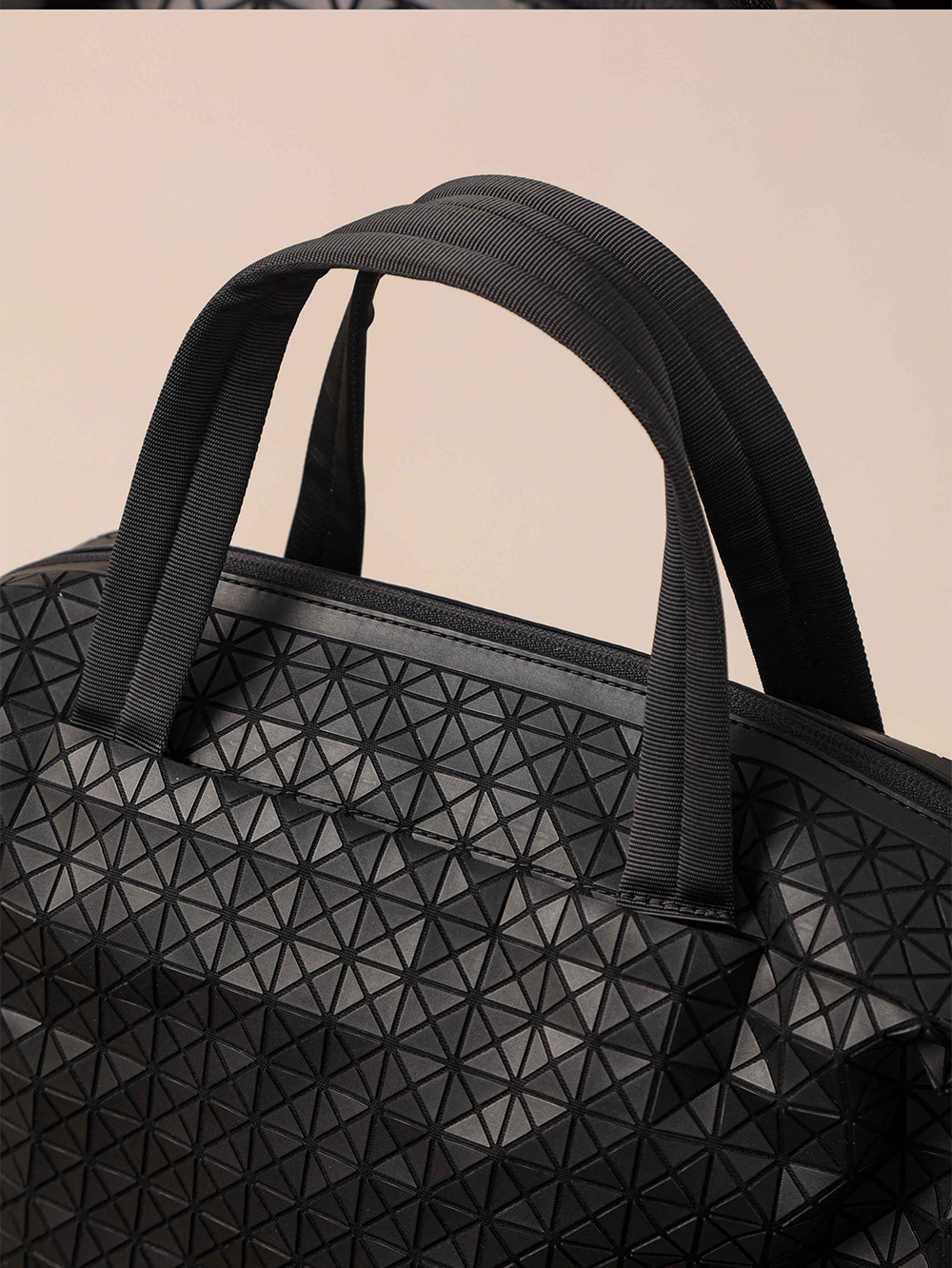 Item ID 8489 Issey Miyaki - Miyake Lifetime -2021 FW Kuro - Miyake Lingge Bag - Tor