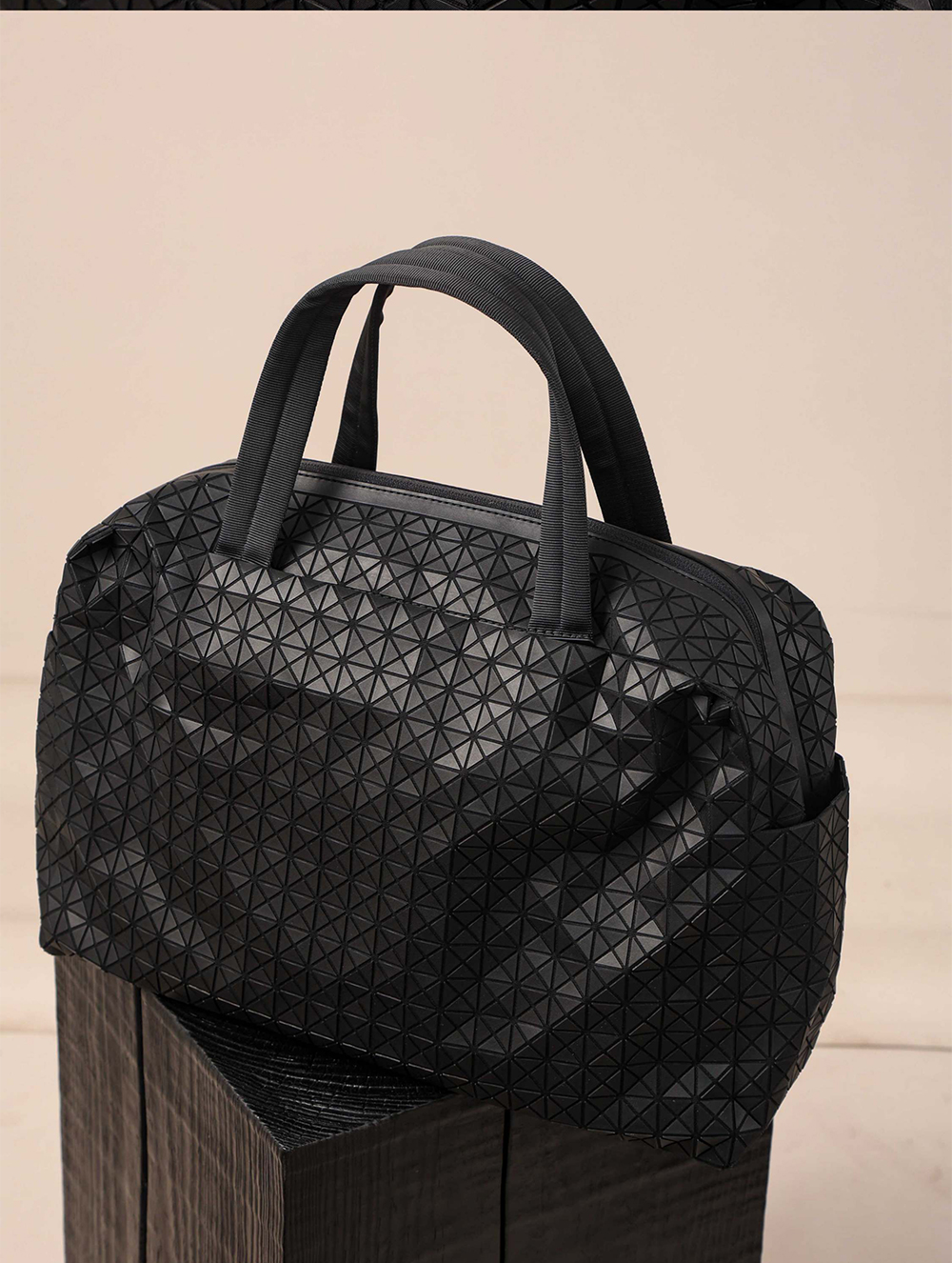 Item ID 8489 Issey Miyaki - Miyake Lifetime -2021 FW Kuro - Miyake Lingge Bag - Tor