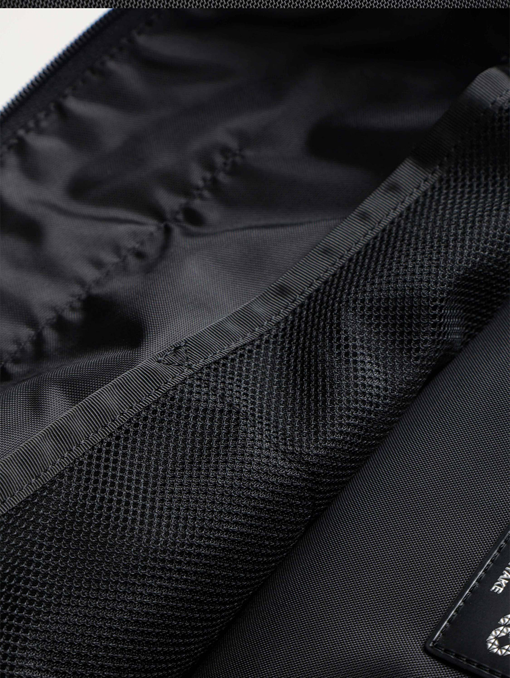 Item ID 8489 Issey Miyaki - Miyake Lifetime -2021 FW Kuro - Miyake Lingge Bag - Tor