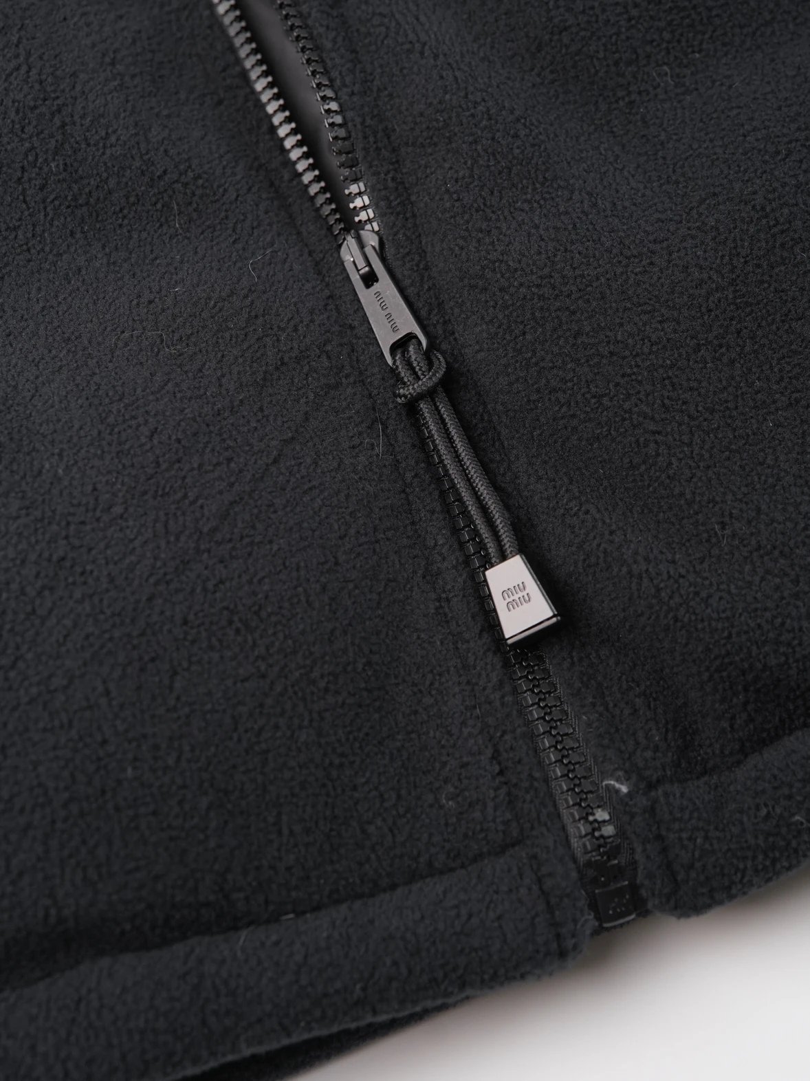 Item ID 8128 M1UM1U Miu Miu _mohair blend fur collar_ FW25 solid color stand up col