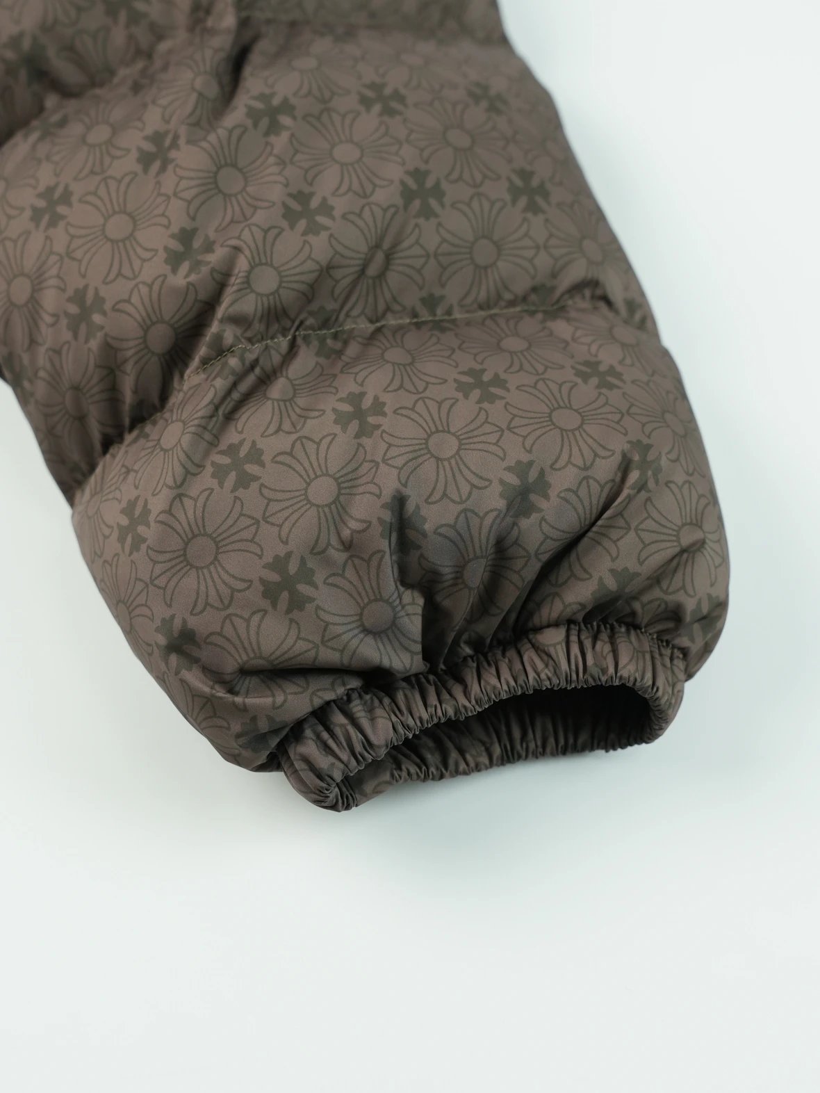 Item ID 8110 Crow heart CH full print logo“90 white duck down ”“ Exclusive distress