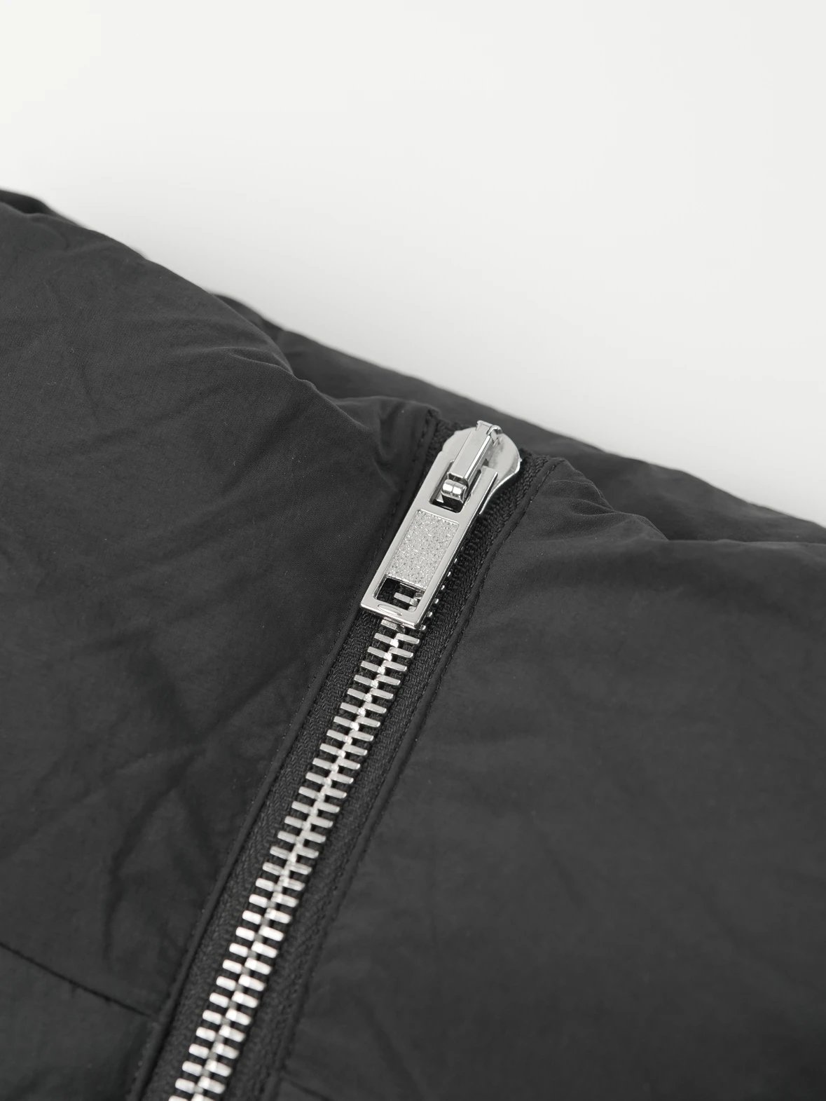 Item ID 8114 GENIUS-YAEL series -“90 white goose down ” Short double-zip adjustable