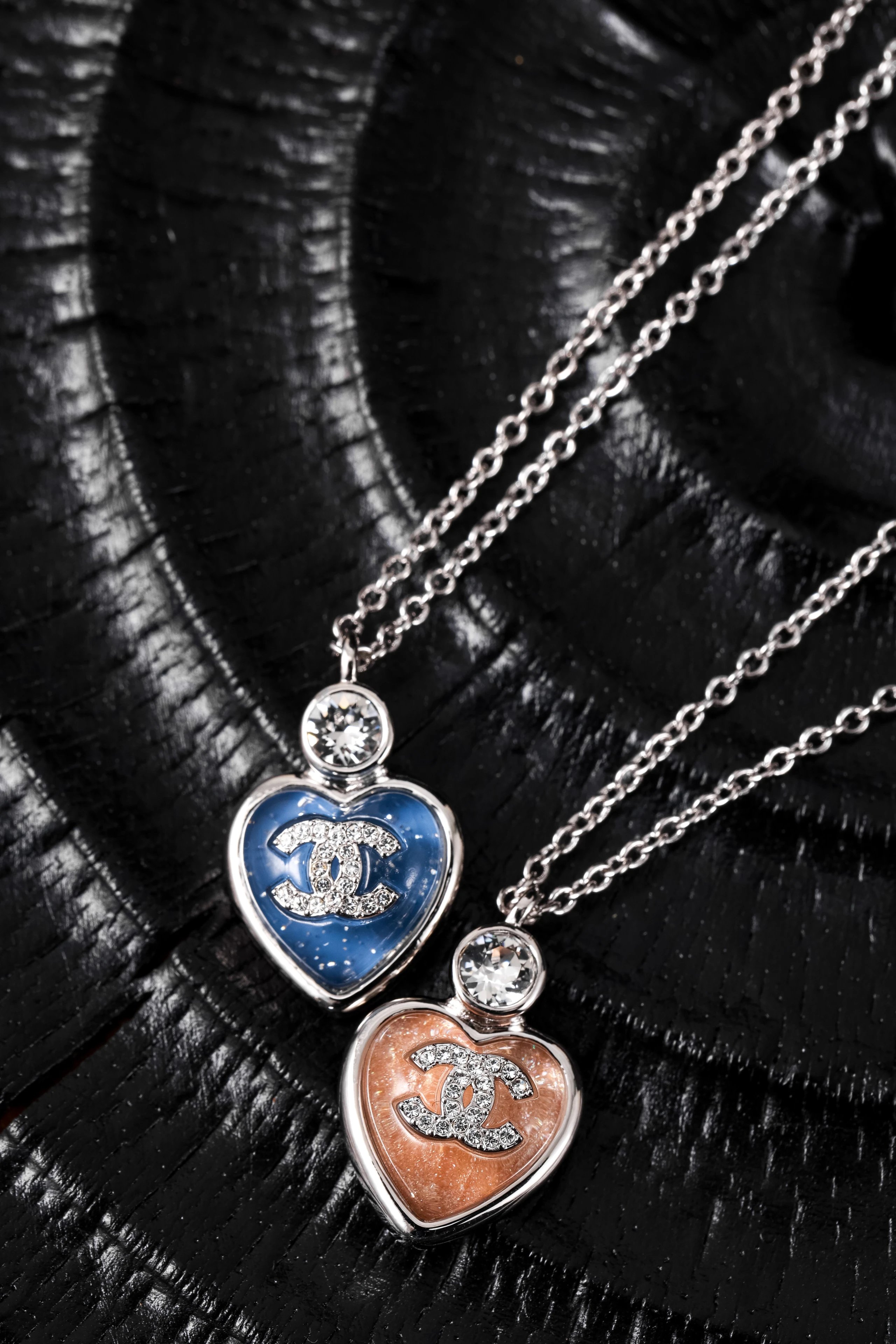 Item ID 8373 CHANE1- Xiaoxiang -2025ss-25P Love series necklace - Metal crystal mat