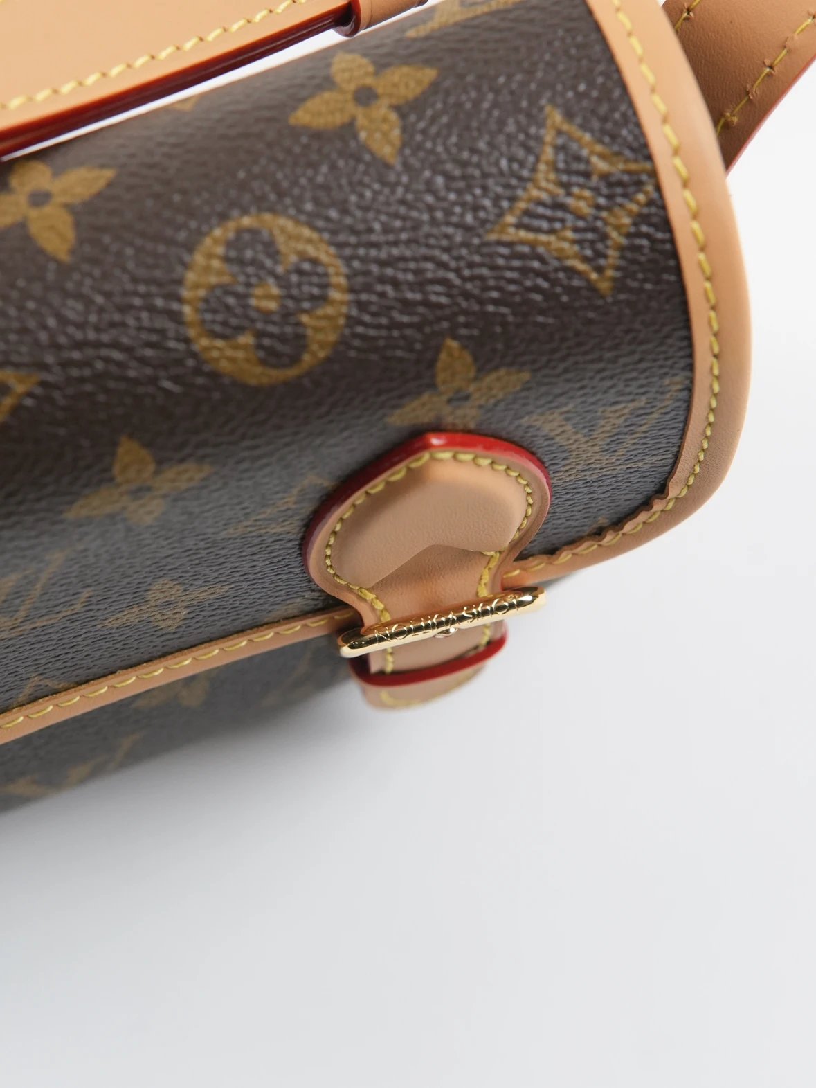 Item ID 8447 Archive _Personal Cardboard - Custom Leather_ Dazzling Metal Piece Mag