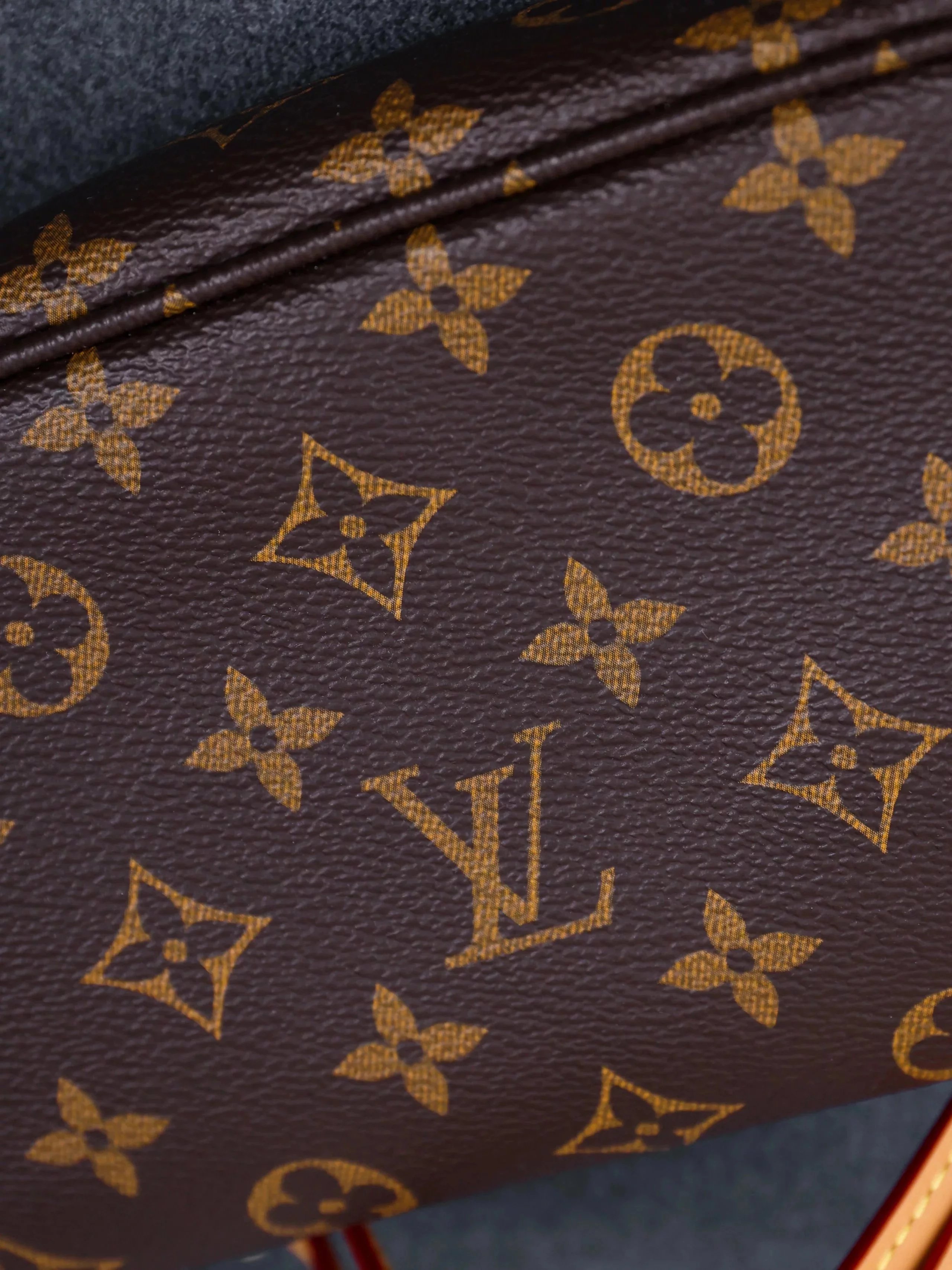 Item ID 8431 Advanced Customization - Wallet On Main IV Handbag - Underarm Bag - Ch