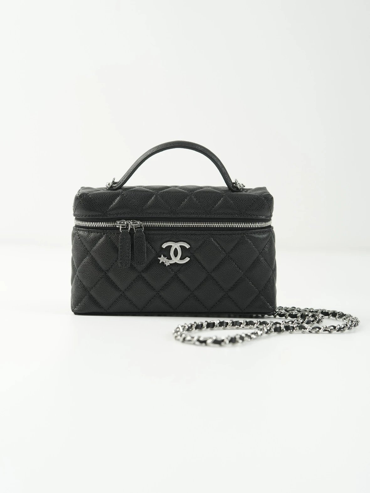Item ID 8458 CHANE1- _Exclusive Hardware Details_ 25B Star Series Brand Logo Diamon